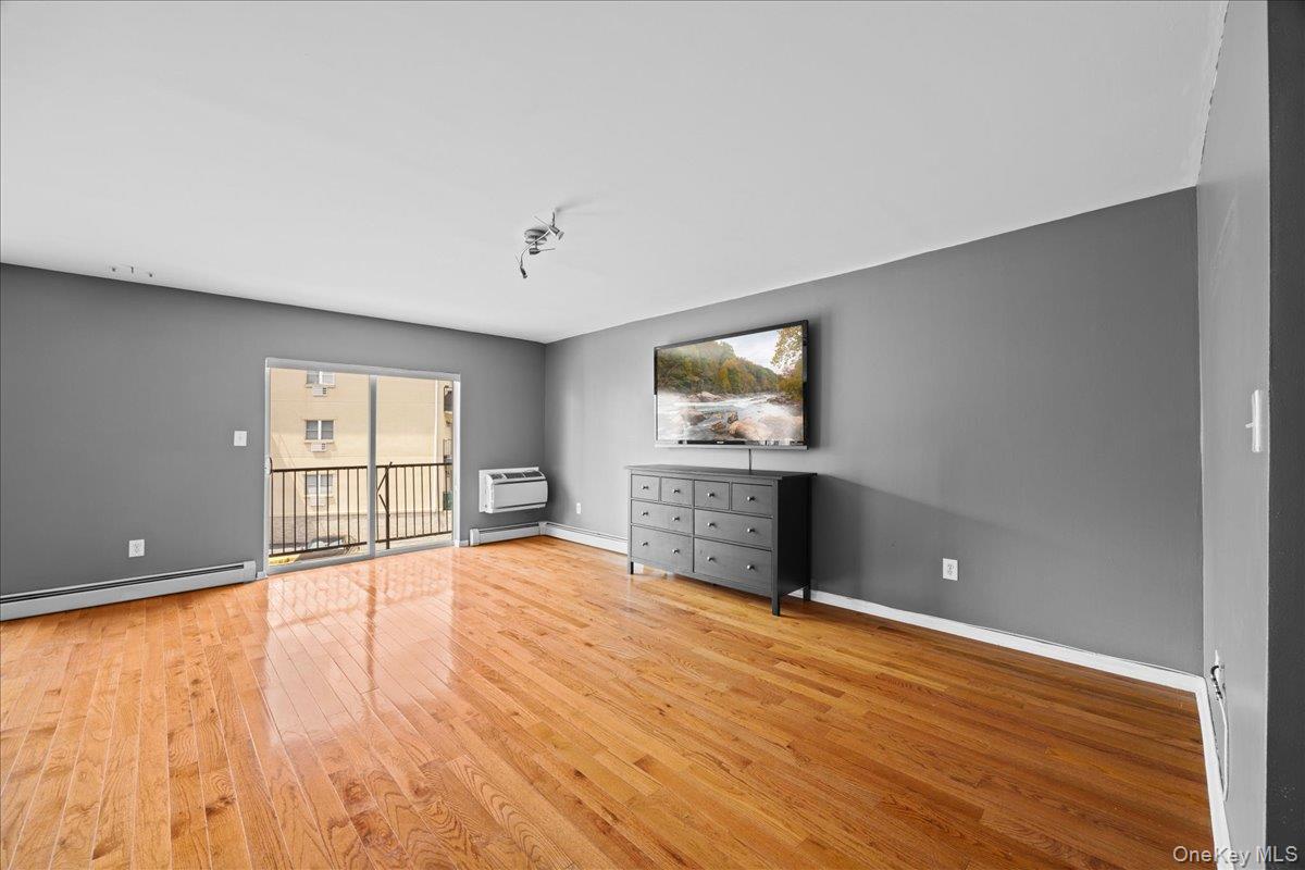 10 Pennyfield Avenue # 8B, Bronx, NY 10465