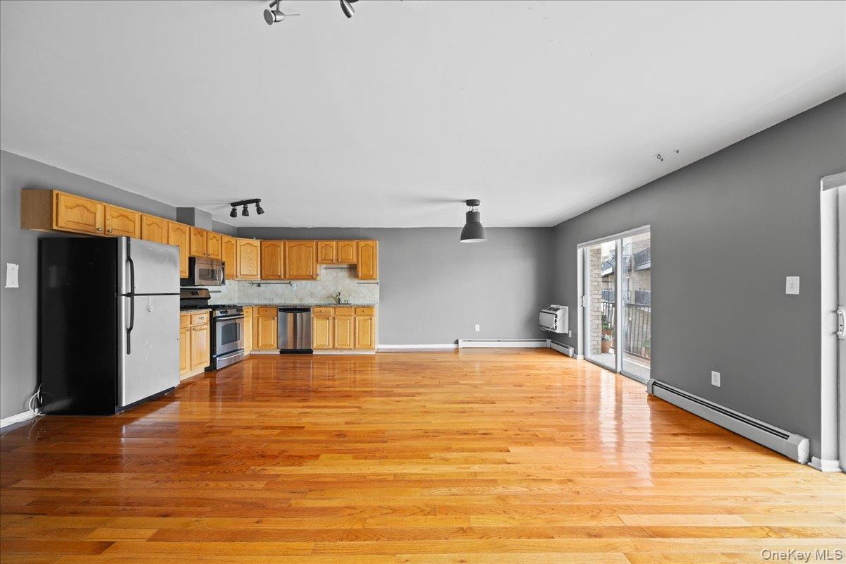 10 Pennyfield Avenue # 8B, Bronx, NY 10465