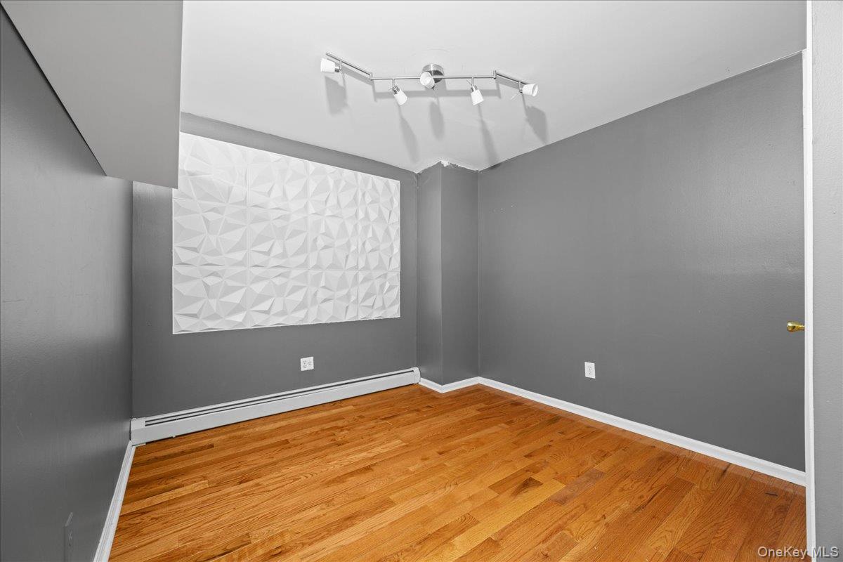 10 Pennyfield Avenue # 8B, Bronx, NY 10465