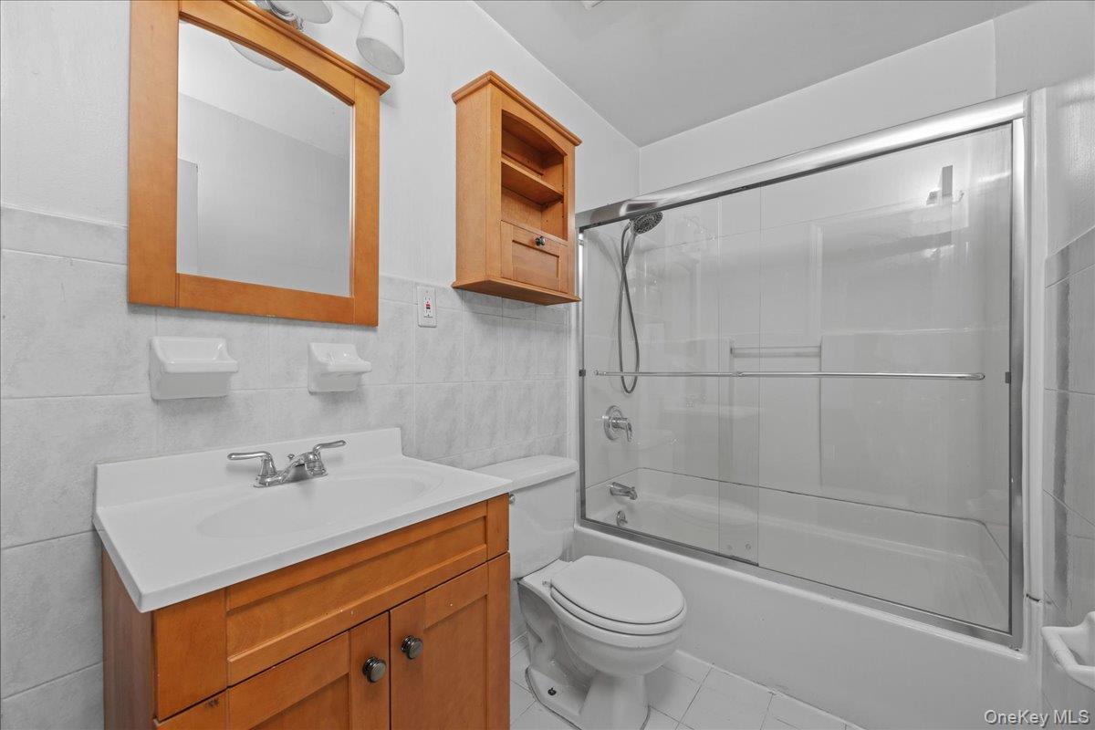 10 Pennyfield Avenue # 8B, Bronx, NY 10465