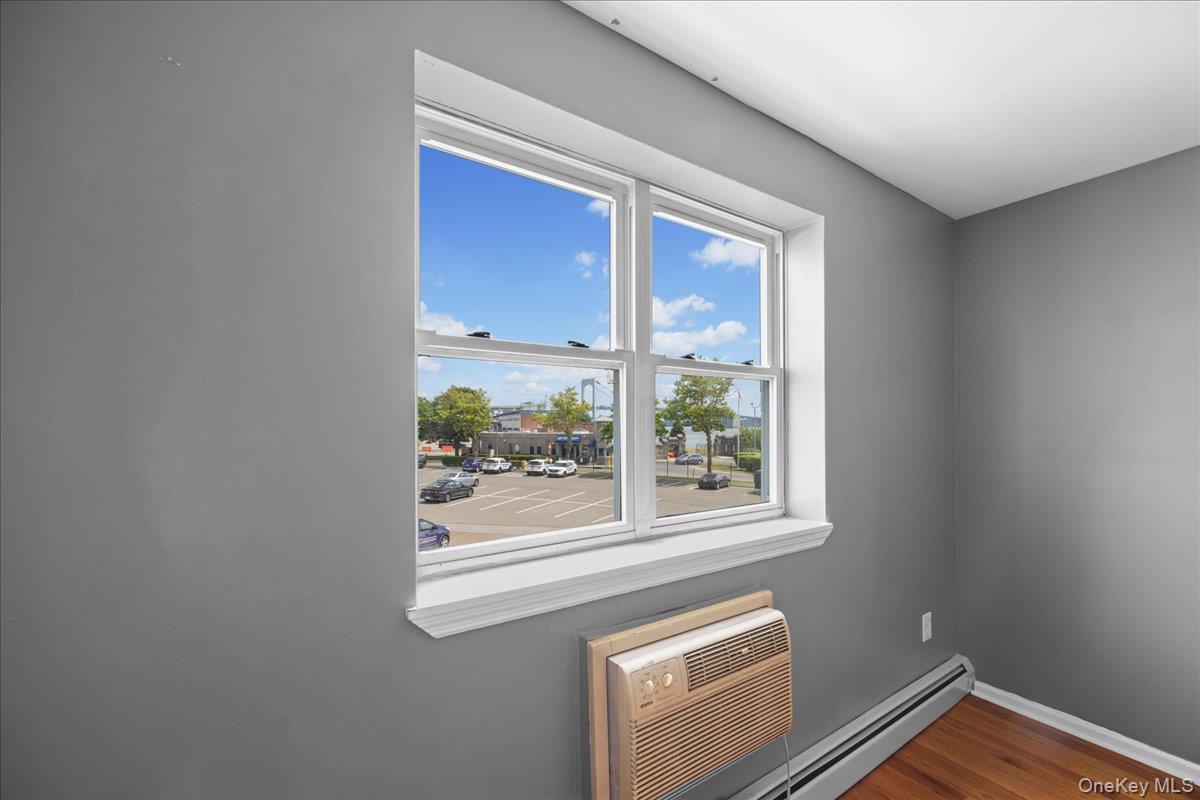 10 Pennyfield Avenue # 8B, Bronx, NY 10465