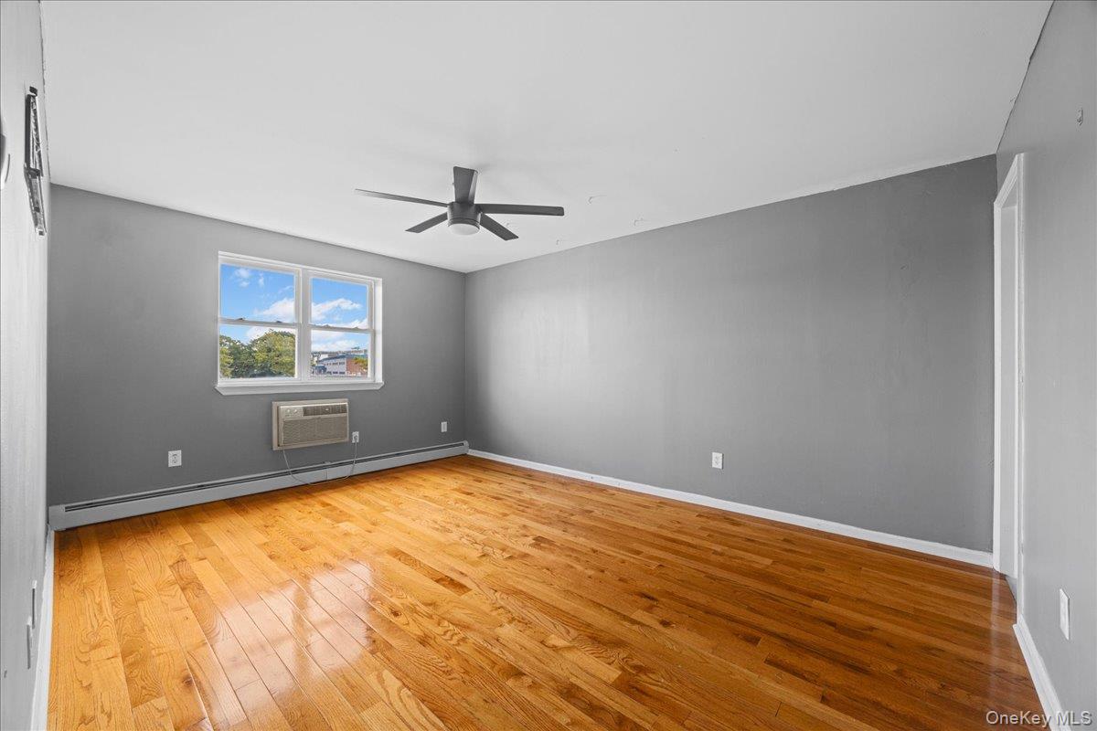 10 Pennyfield Avenue # 8B, Bronx, NY 10465