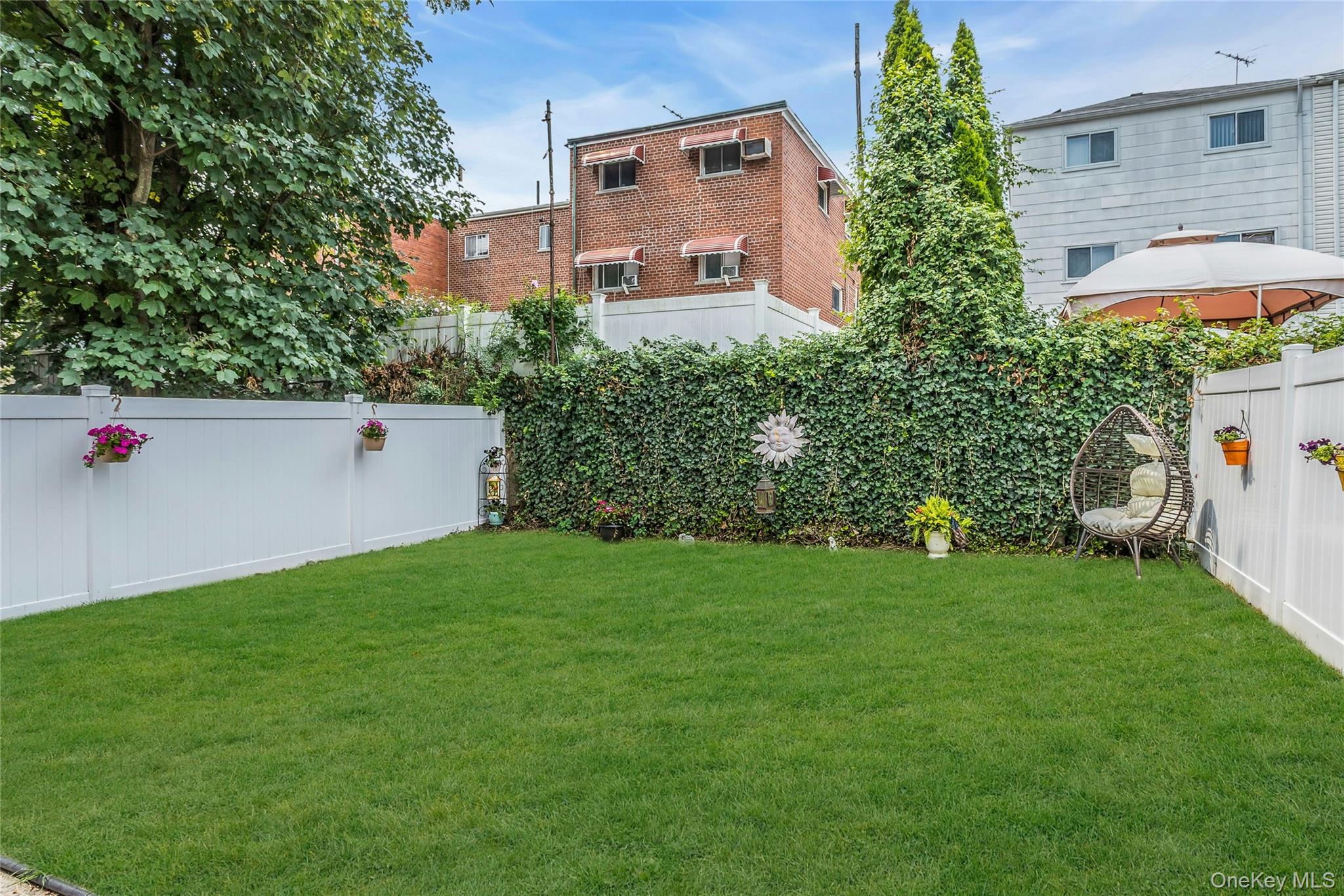 631 Hollywood Avenue, Bronx, NY 10465