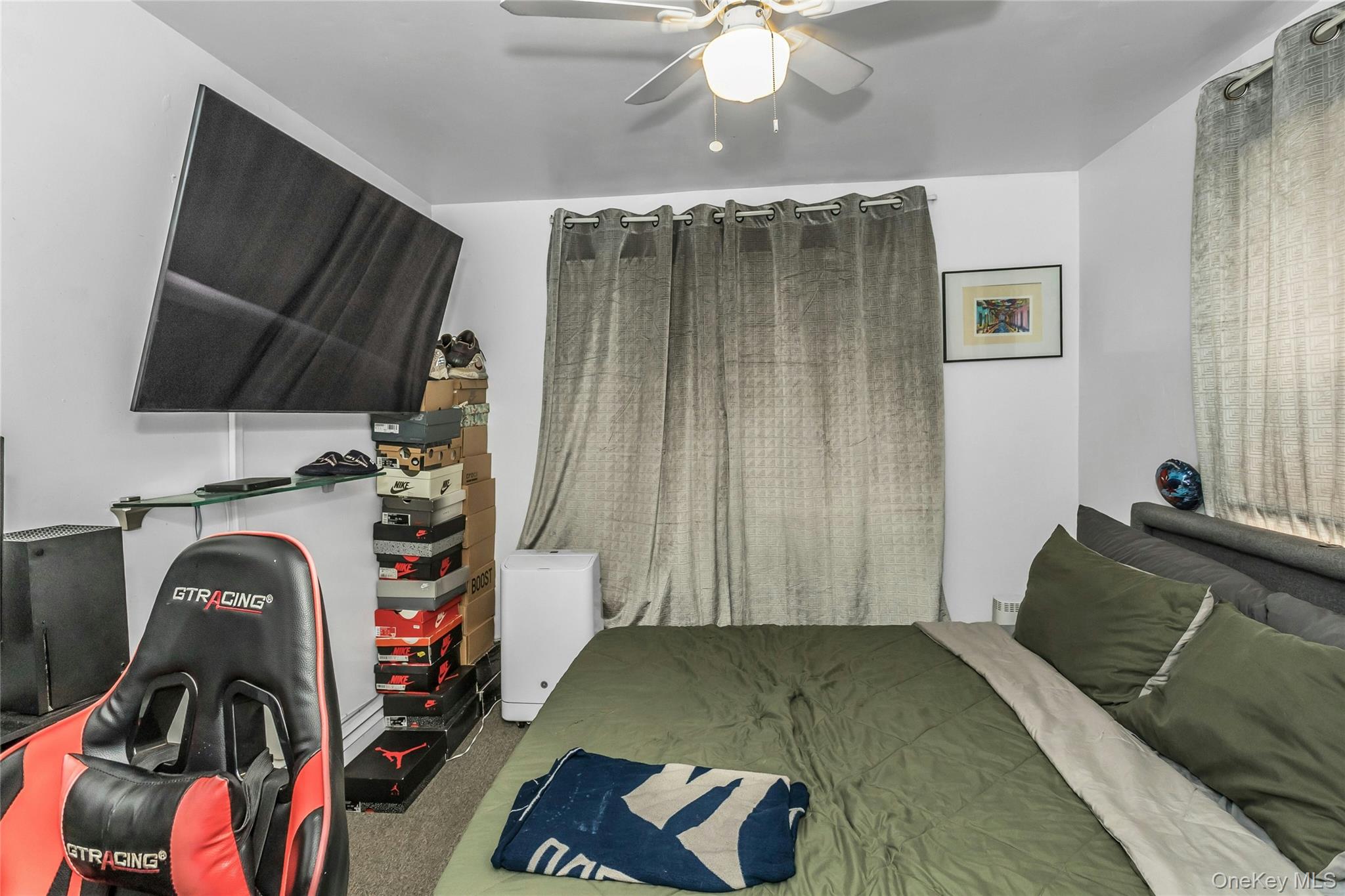 631 Hollywood Avenue, Bronx, NY 10465