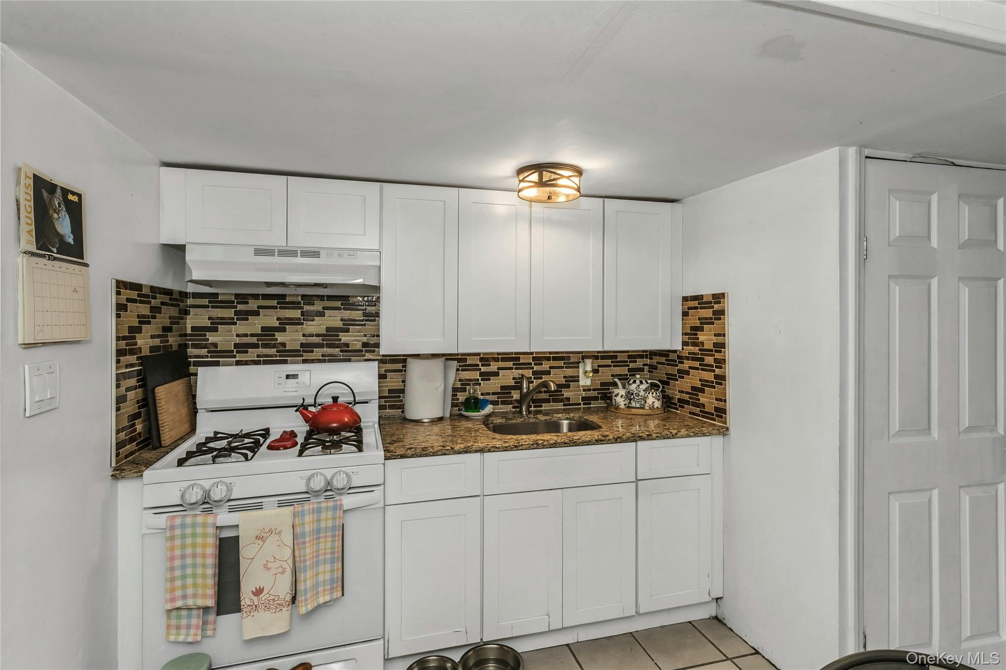 631 Hollywood Avenue, Bronx, NY 10465