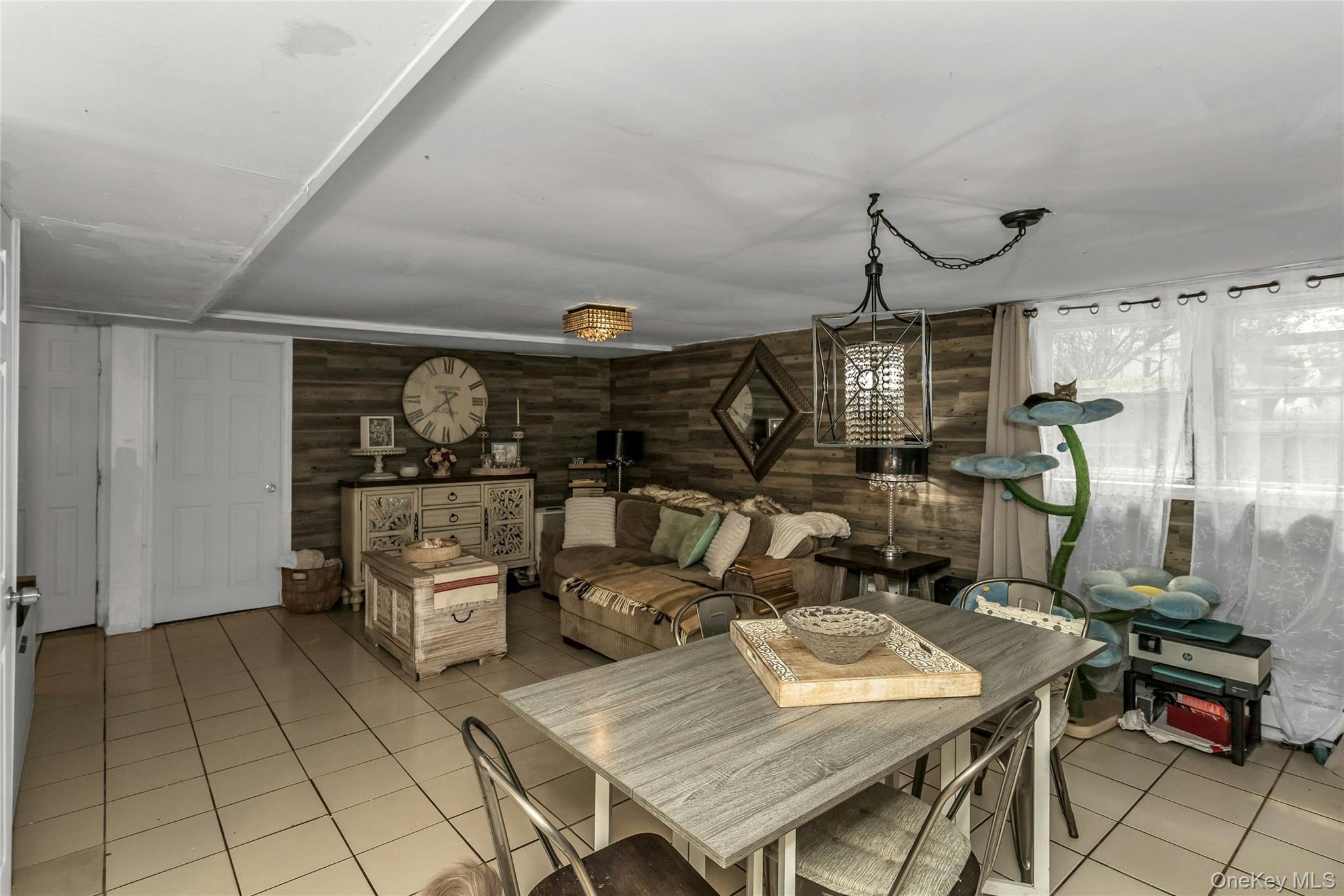 631 Hollywood Avenue, Bronx, NY 10465