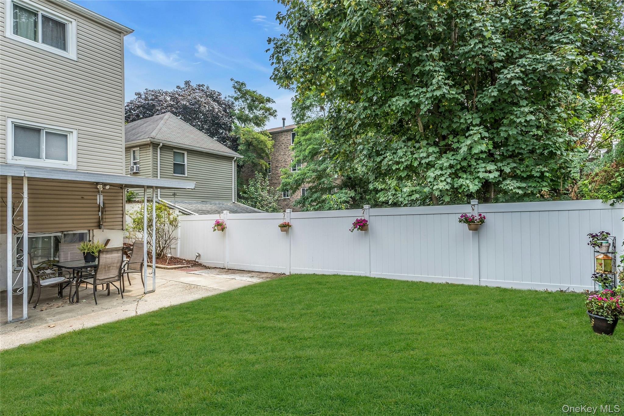 631 Hollywood Avenue, Bronx, NY 10465