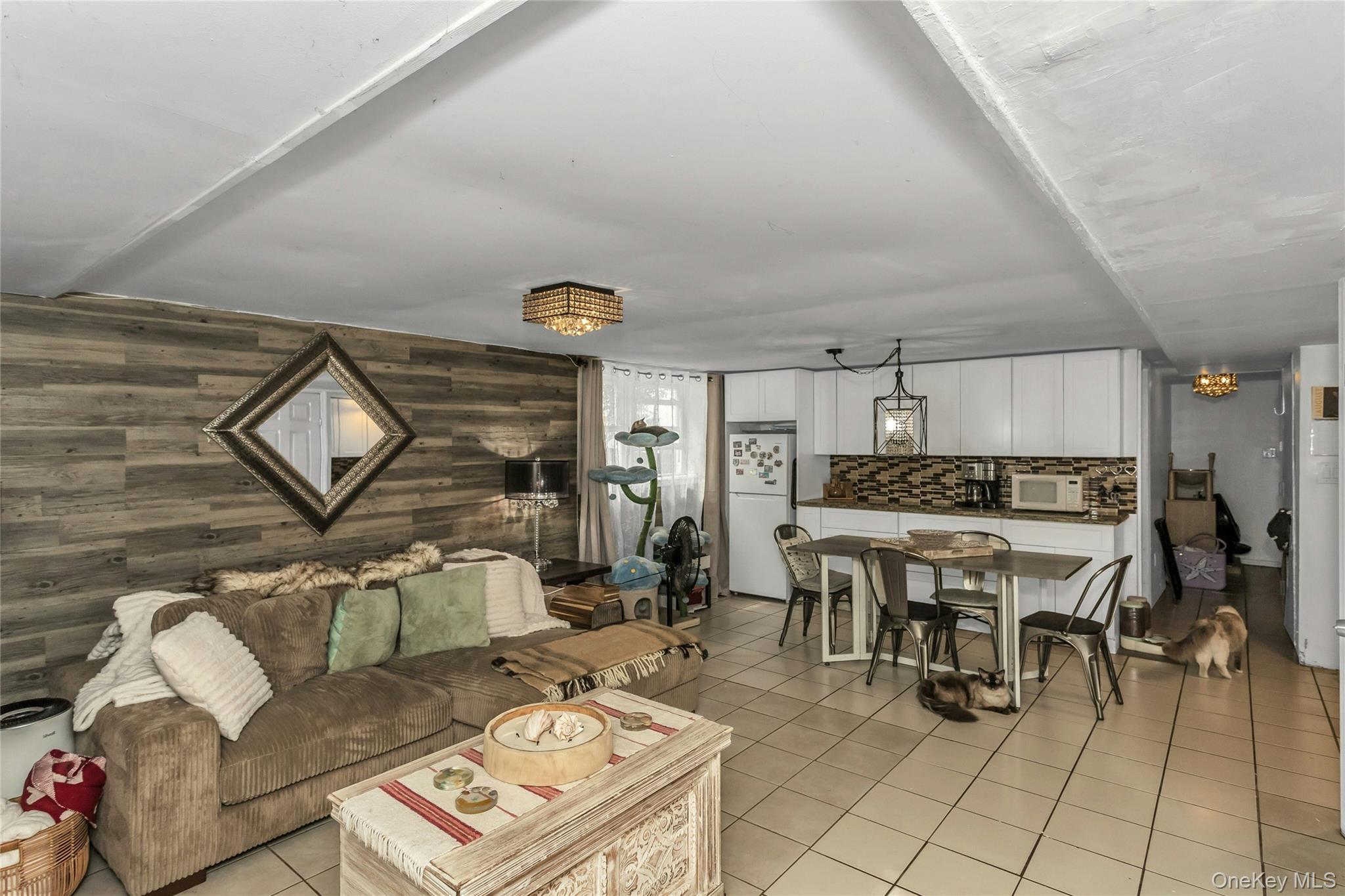 631 Hollywood Avenue, Bronx, NY 10465