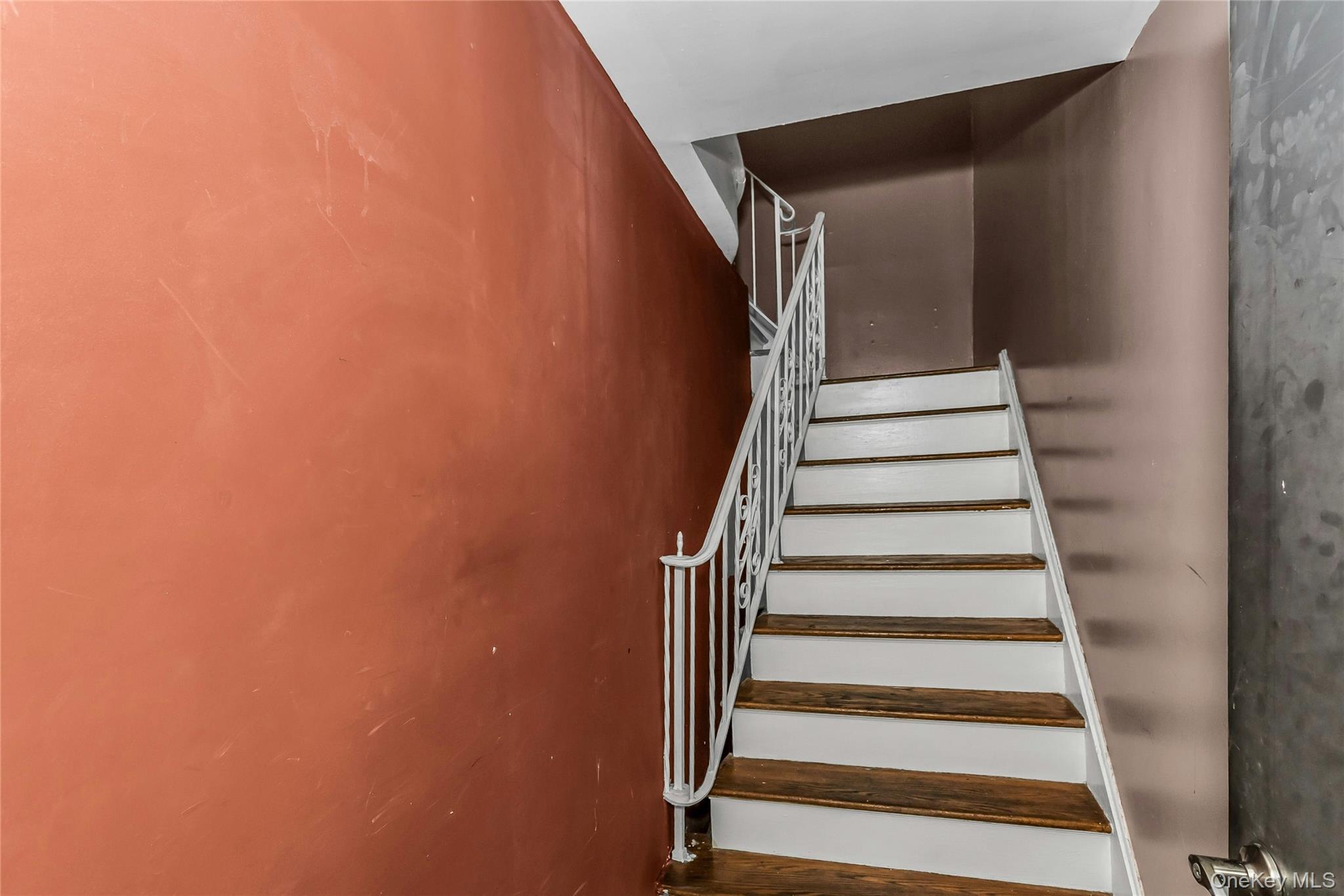 631 Hollywood Avenue, Bronx, NY 10465