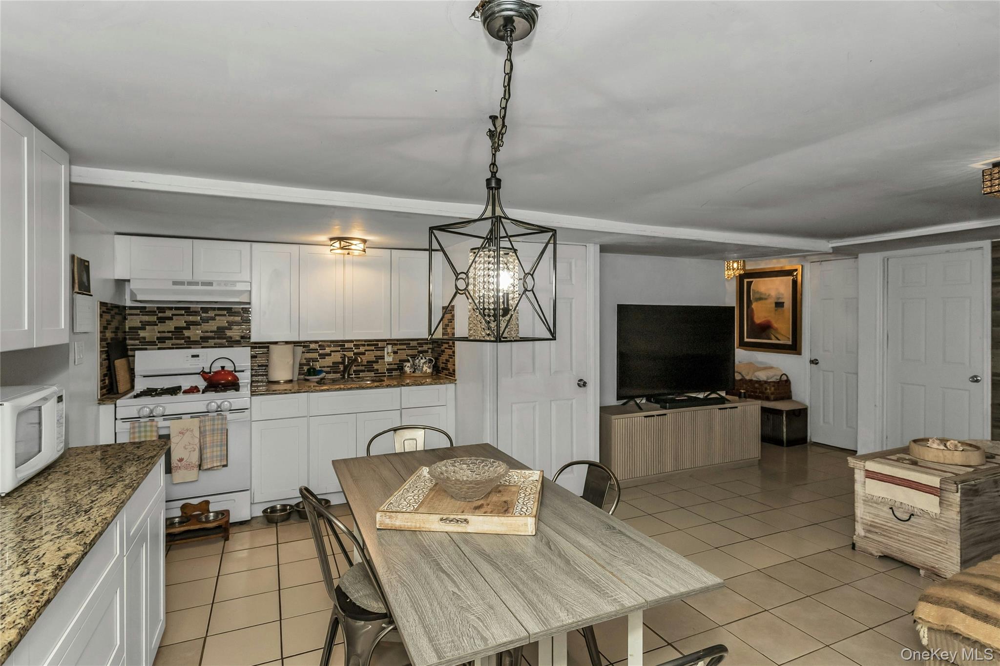 631 Hollywood Avenue, Bronx, NY 10465