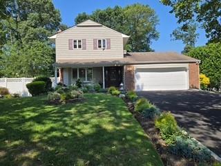40 Boxwood Drive, Kings Park, NY 11754