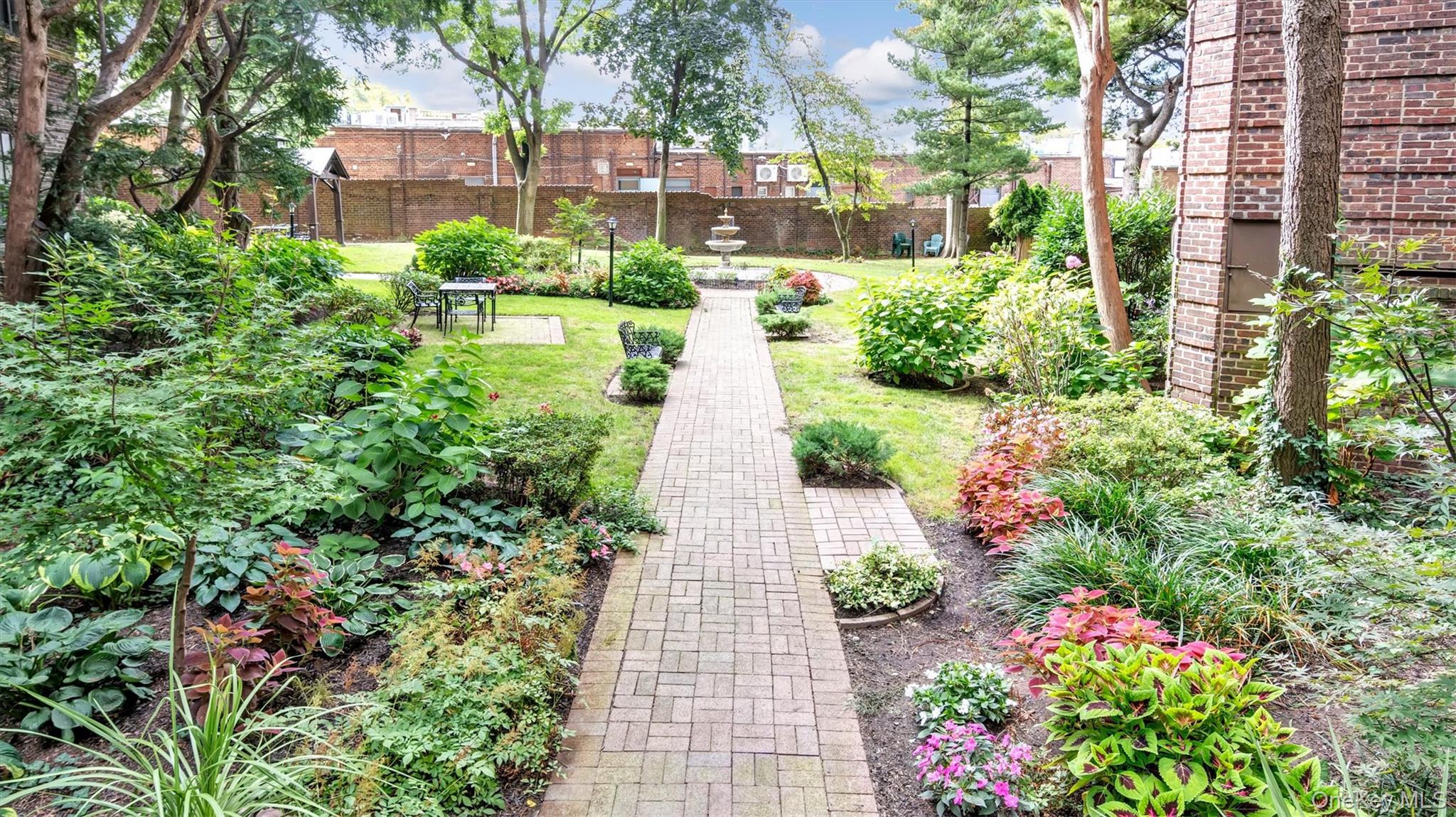 8 Barstow Road # 7H, Great Neck, NY 11021