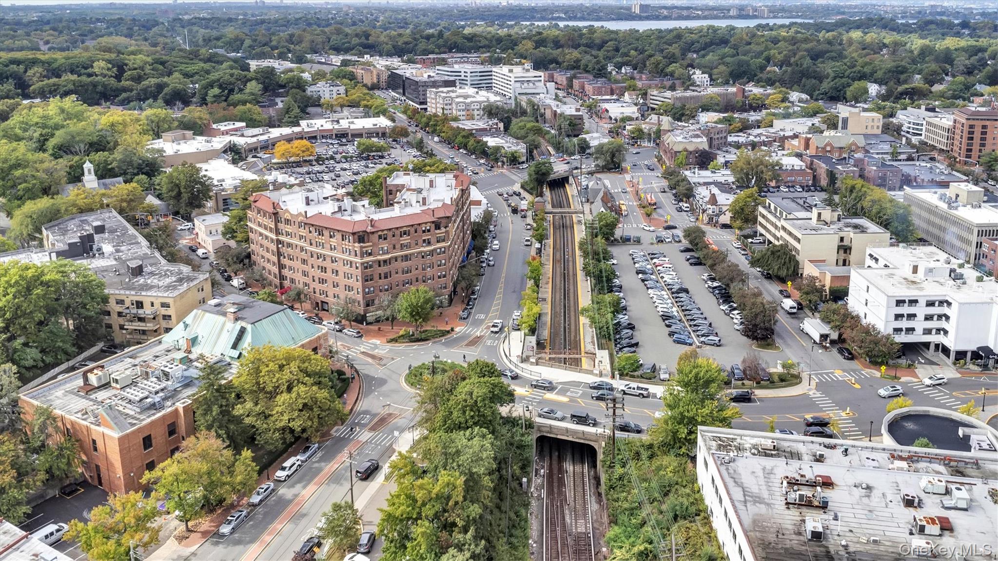 8 Barstow Road # 7H, Great Neck, NY 11021