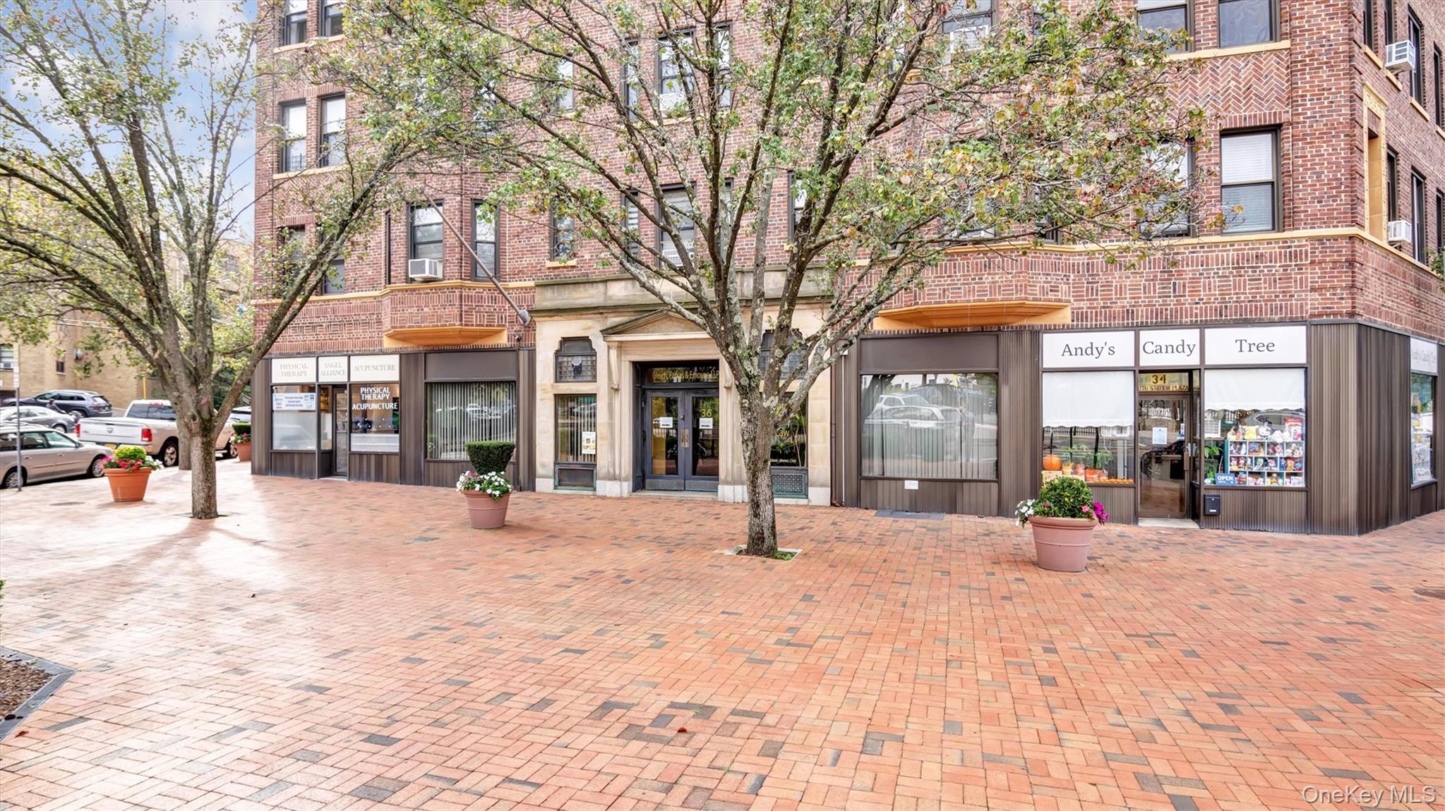 8 Barstow Road # 7H, Great Neck, NY 11021