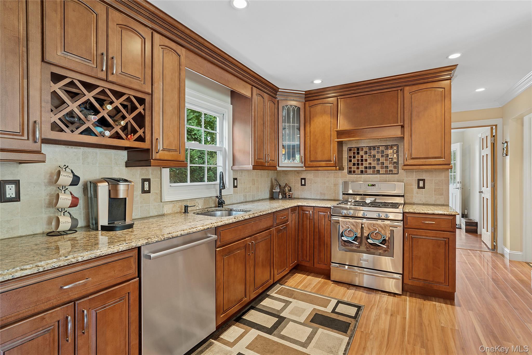 2 Ross Road, Babylon, NY 11702