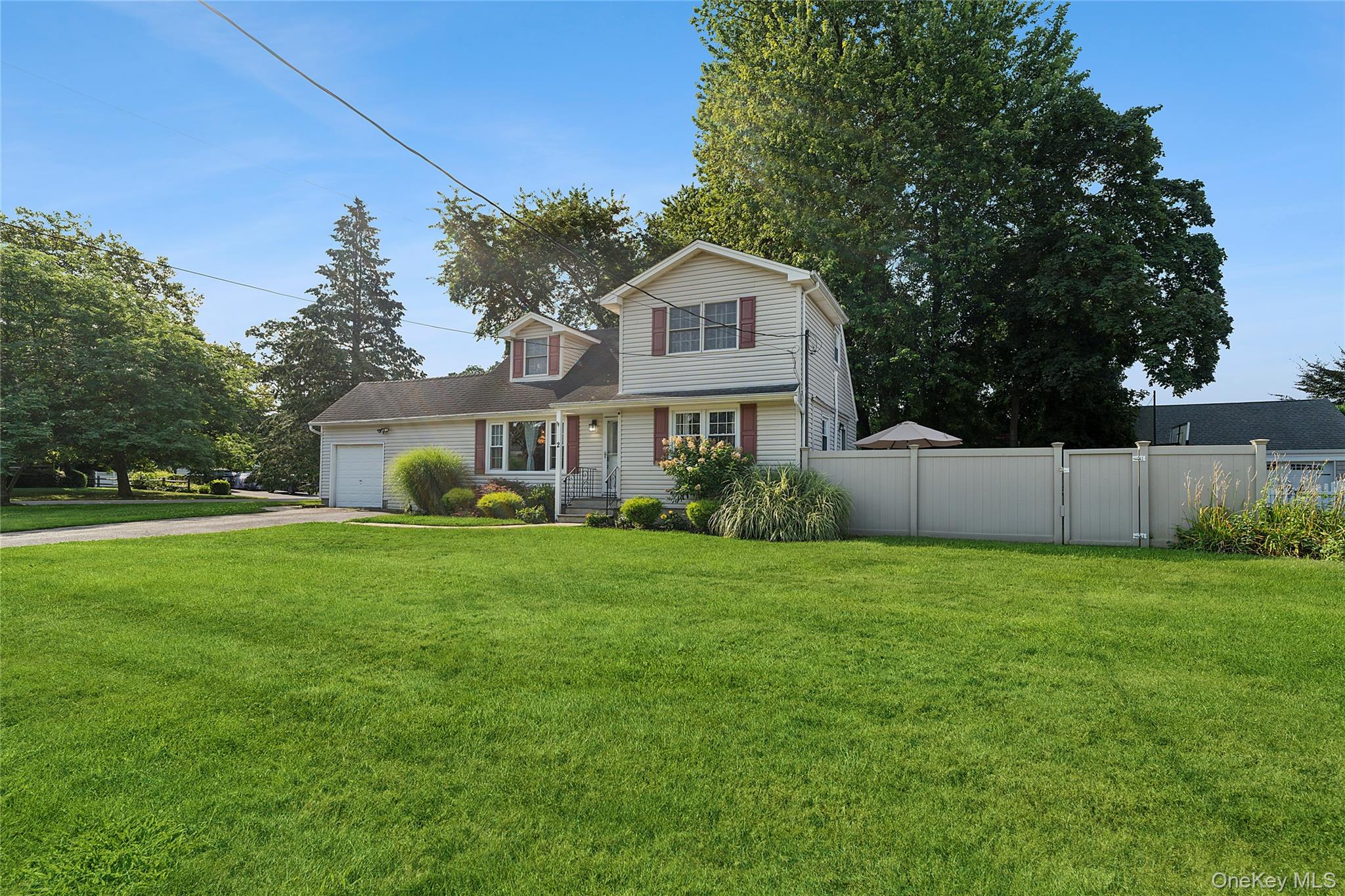 2 Ross Road, Babylon, NY 11702