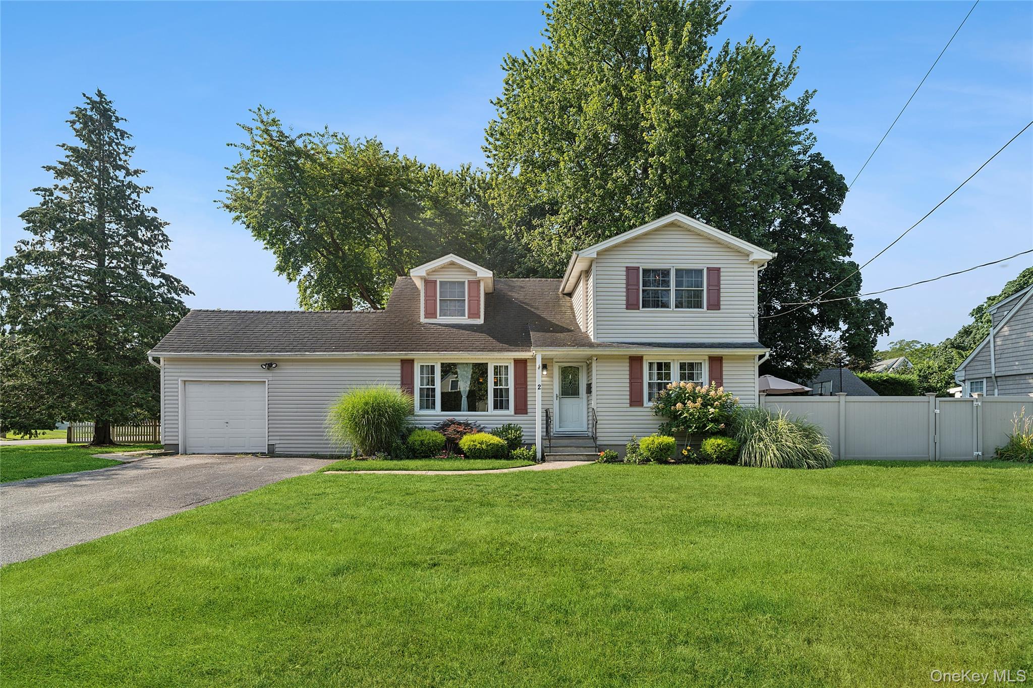 2 Ross Road, Babylon, NY 11702