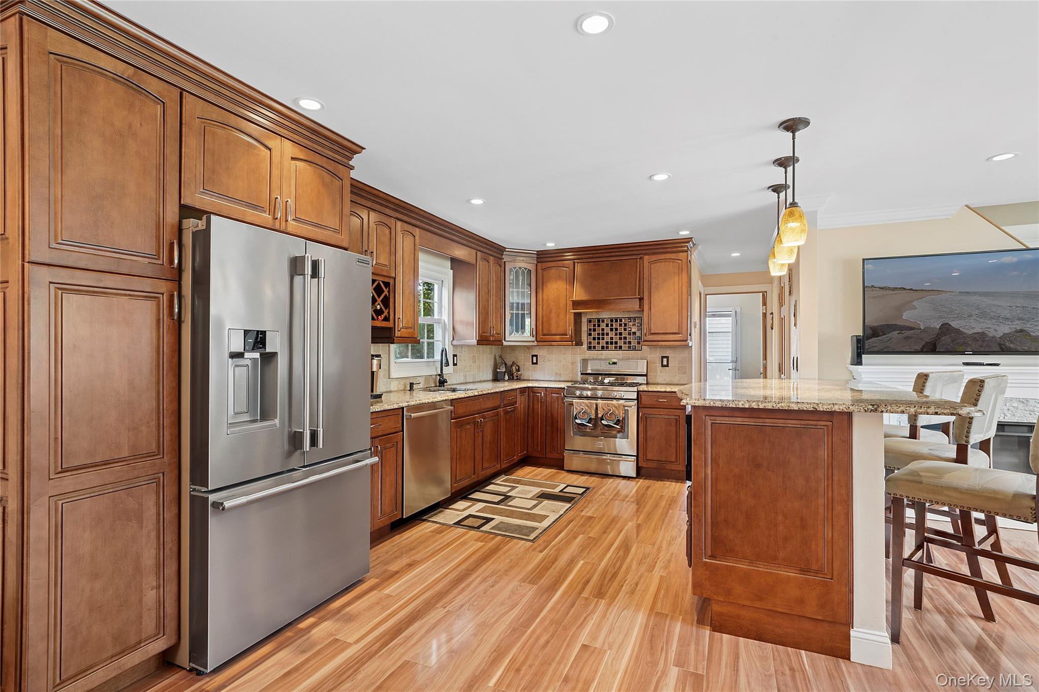 2 Ross Road, Babylon, NY 11702