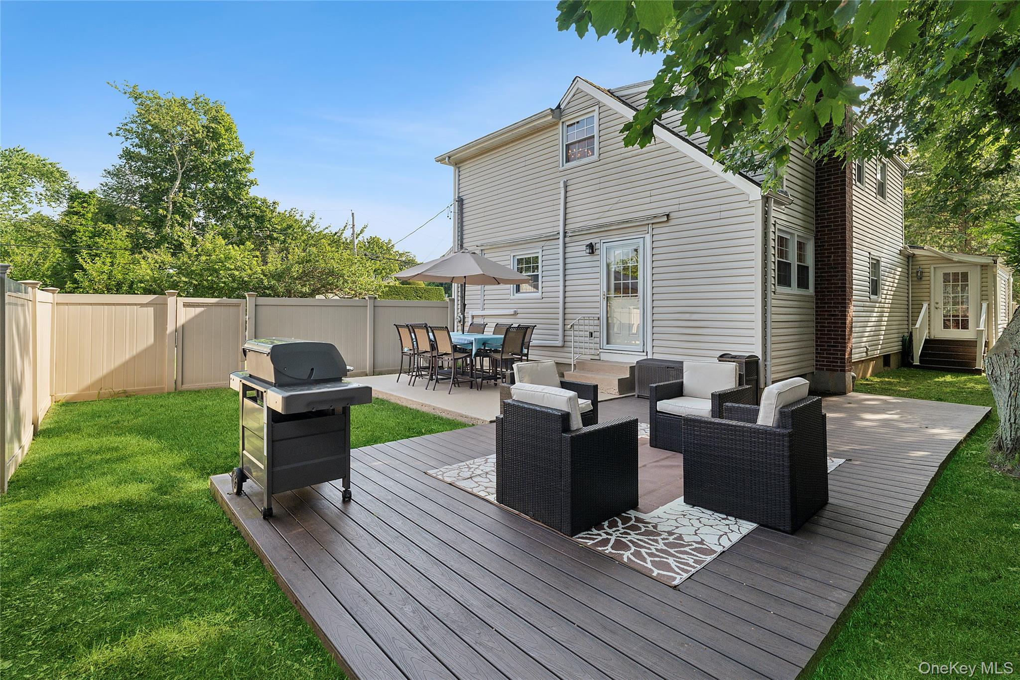 2 Ross Road, Babylon, NY 11702