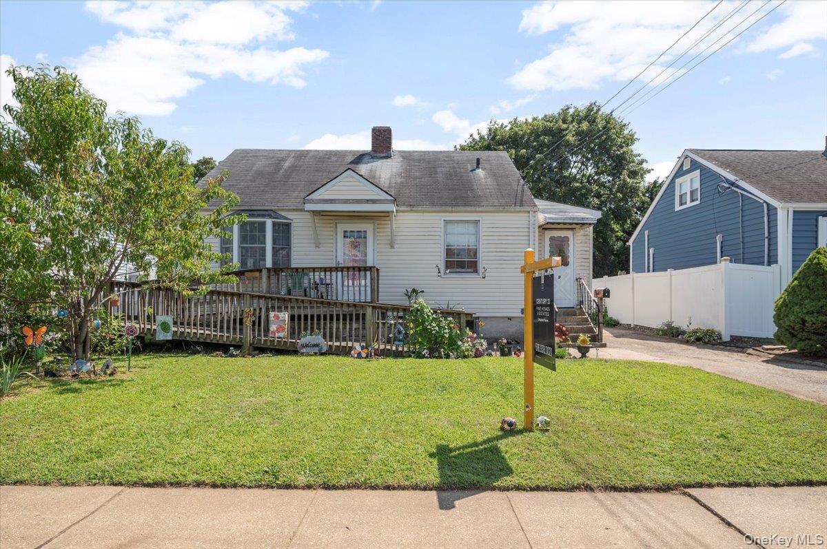 9 Revere Avenue, Bethpage, NY 11714