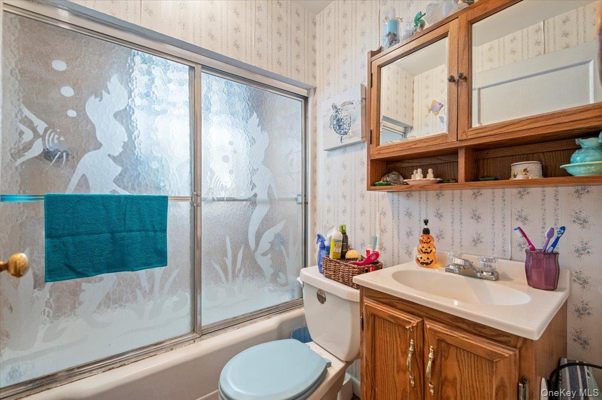 9 Revere Avenue, Bethpage, NY 11714