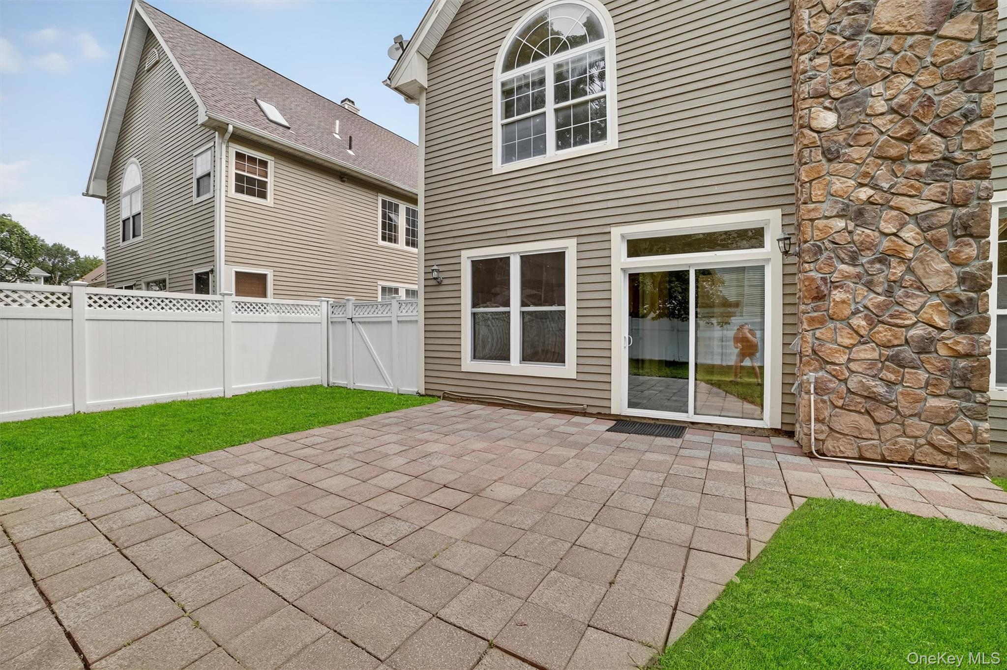 11 Scofield Court, Peekskill, NY 10566