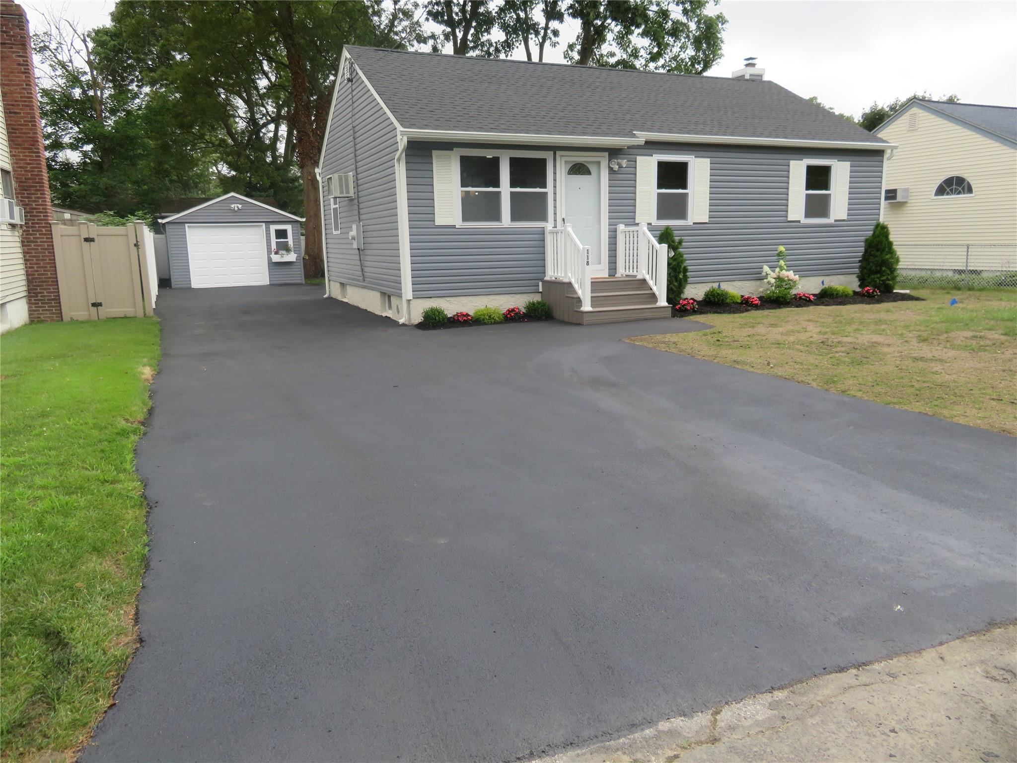 118 Muncy Avenue, West Babylon, NY 11704