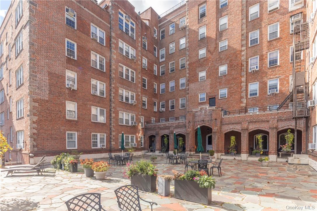 270 Bronxville Road # B63, Bronxville, NY 10708