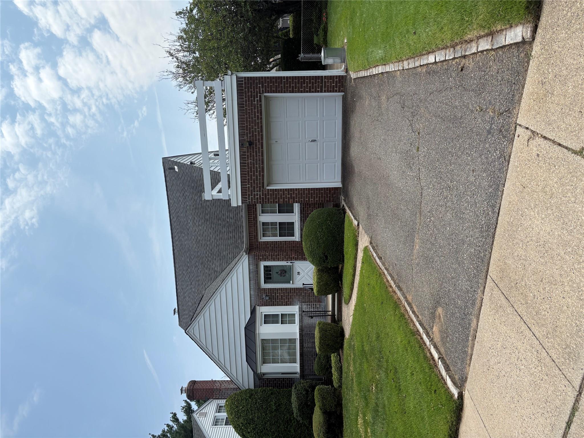 38 Surrey Road, New Hyde Park, NY 11040
