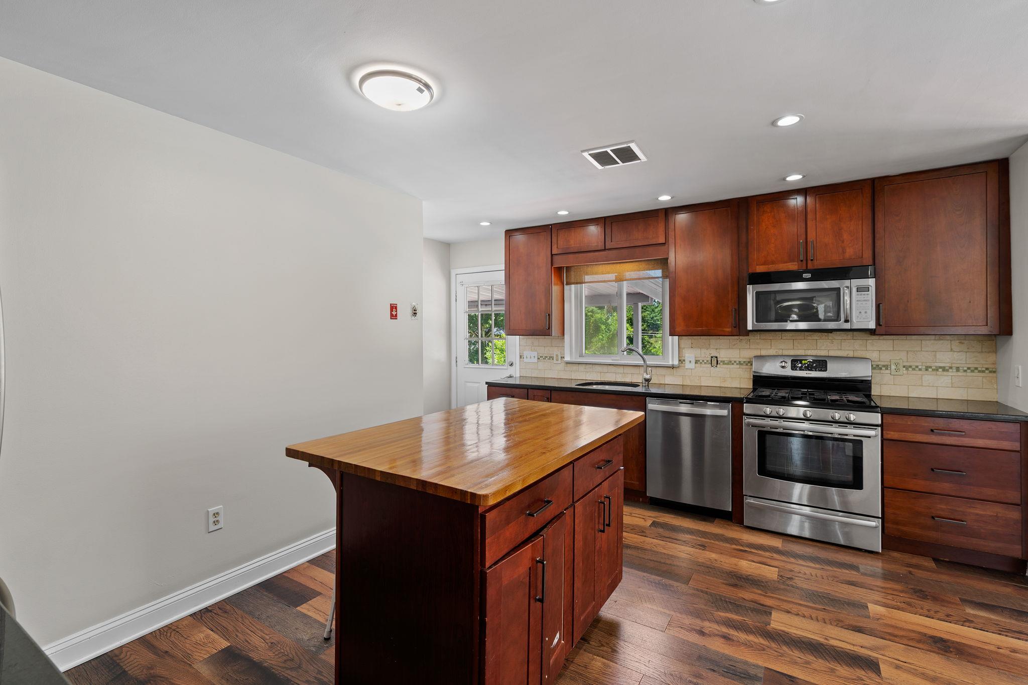 51 Loockerman Avenue, Poughkeepsie, NY 12601