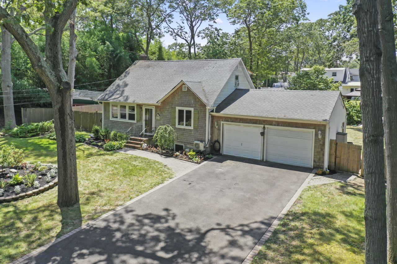 12 Lafayette Avenue, Mastic, NY 11950