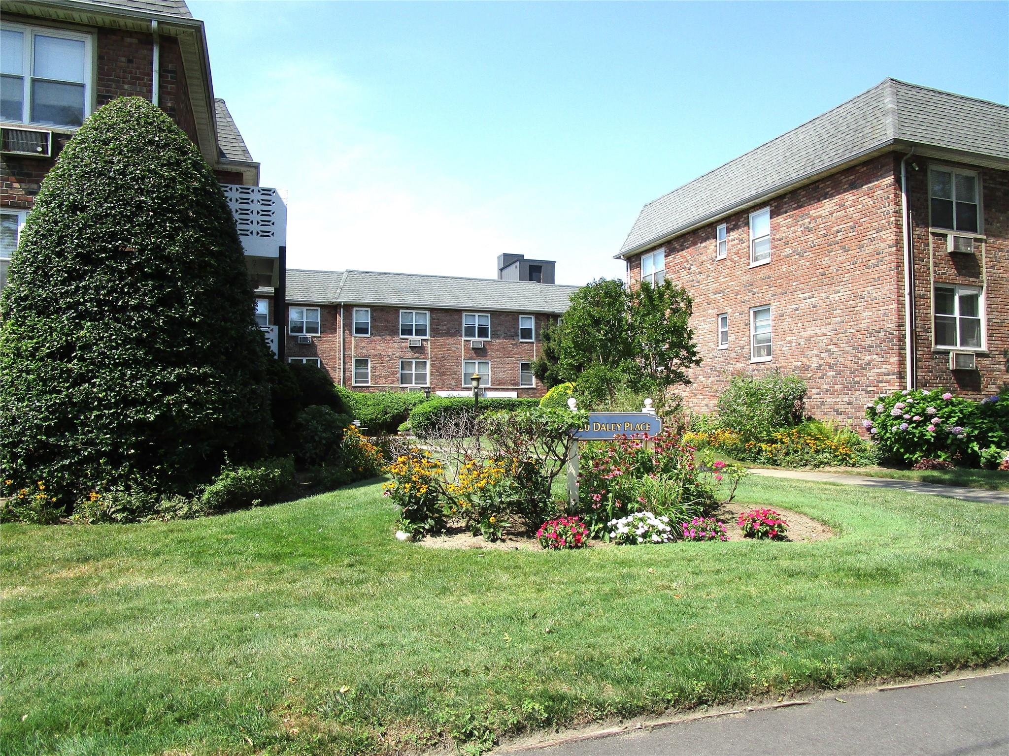 20 Daley Place # 225, Lynbrook, NY 11563