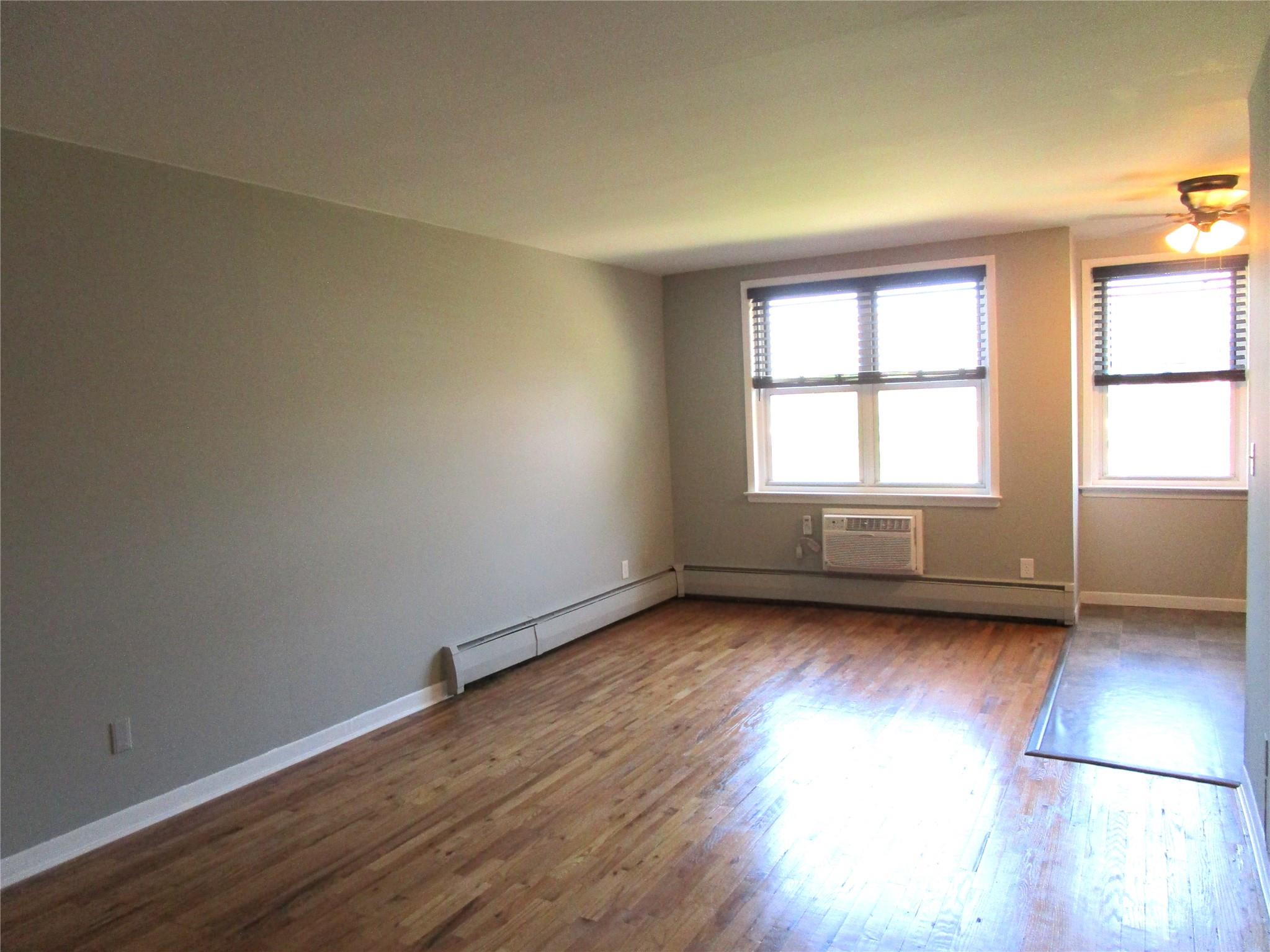 20 Daley Place # 225, Lynbrook, NY 11563