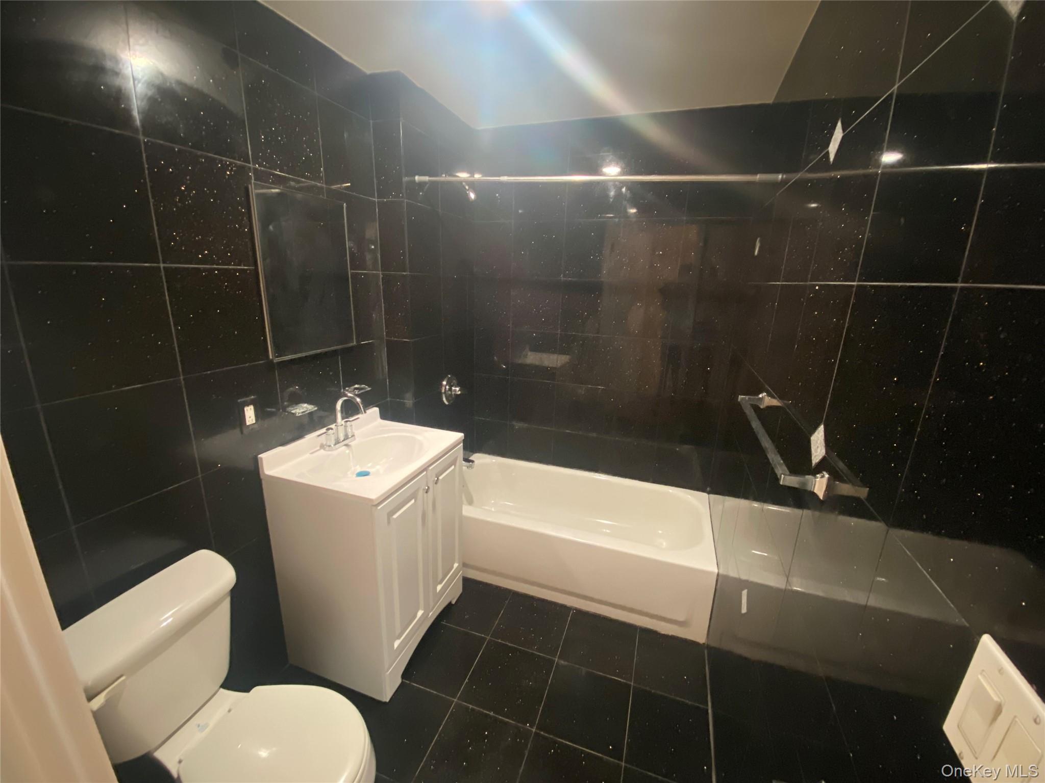 140-26 Cherry Avenue # 5D, Flushing, NY 11355