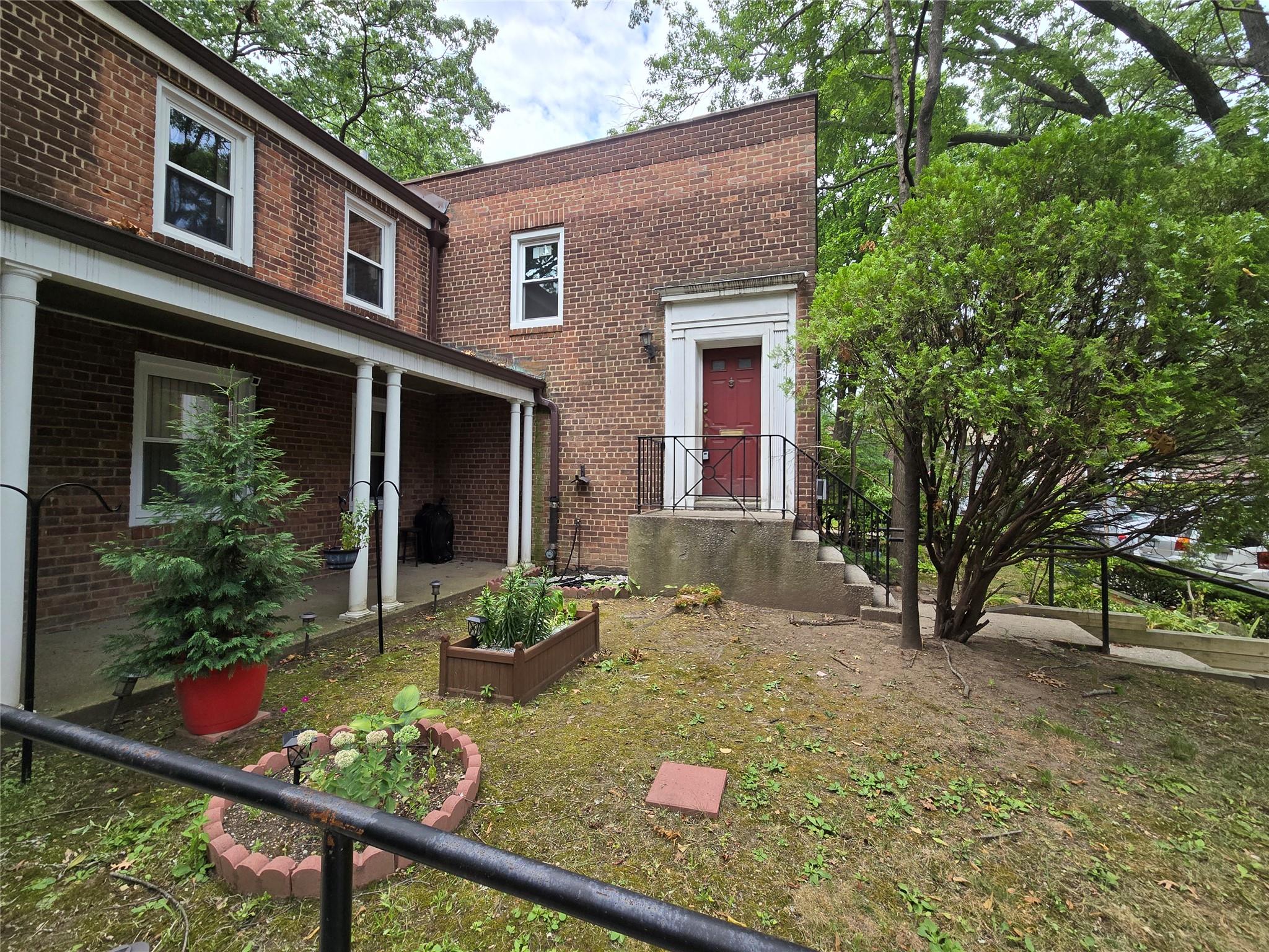 150-14 Geothals Avenue # 45F, Briarwood, NY 11432