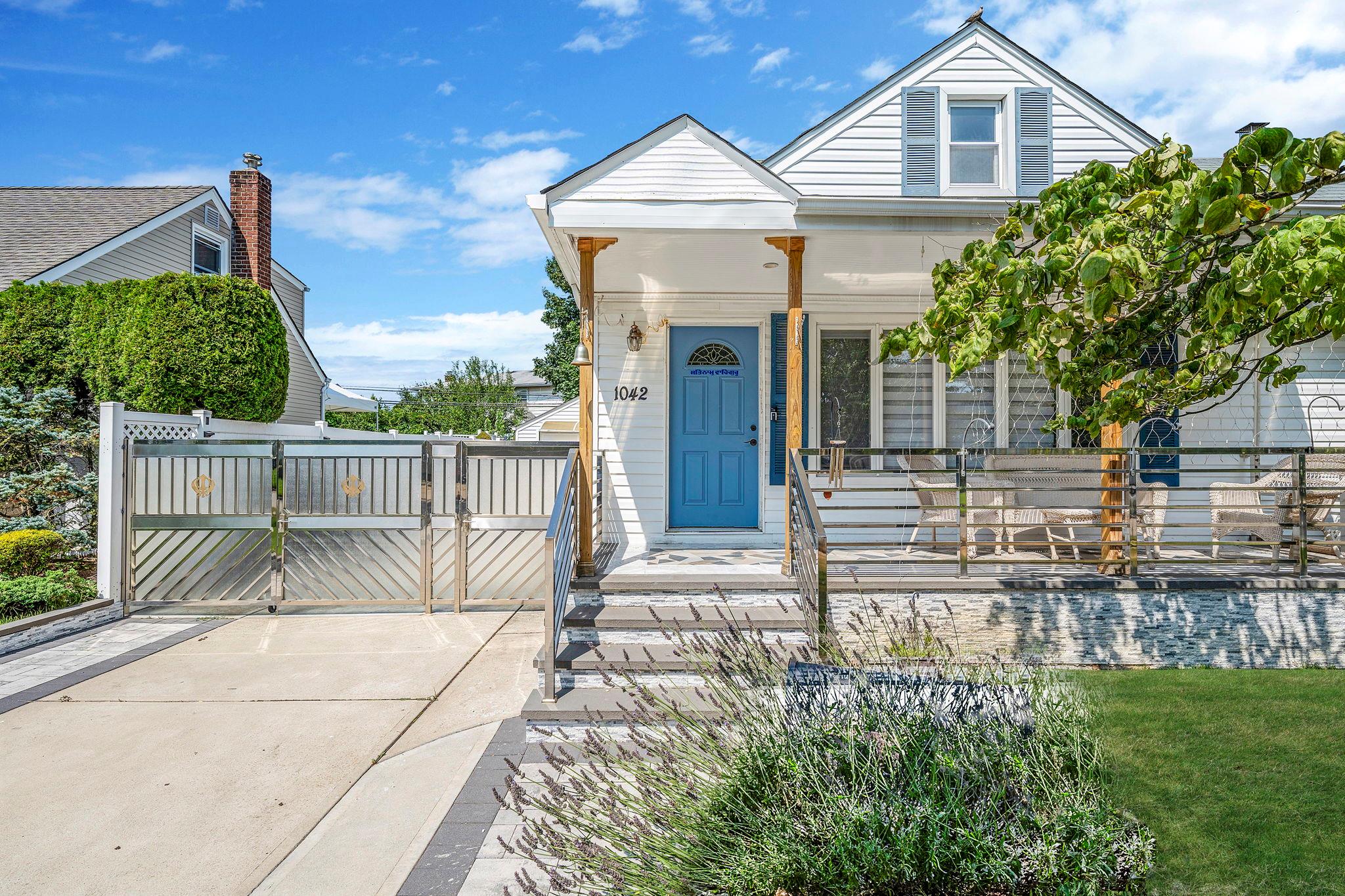1042 Jerome Road, Franklin Square, NY 11010