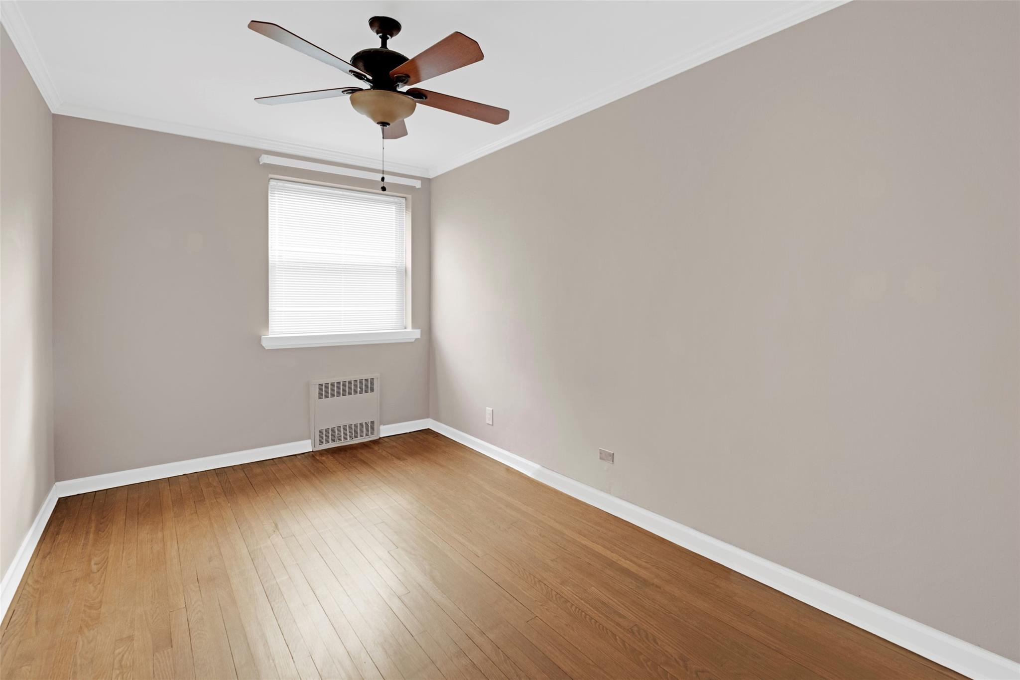 162-21 Powells Cove Boulevard # 3D, Beechhurst, NY 11357