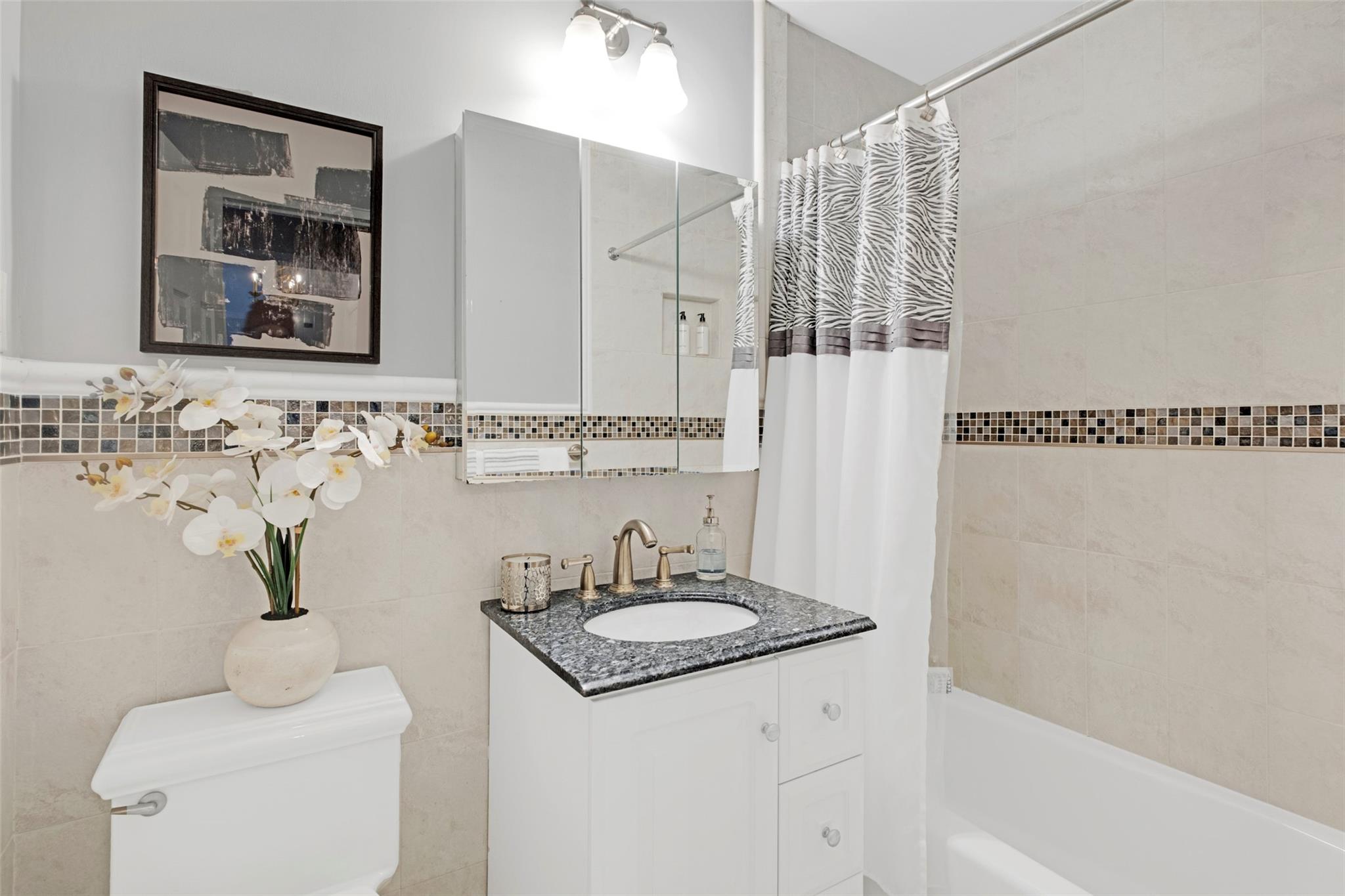 162-21 Powells Cove Boulevard # 3D, Beechhurst, NY 11357