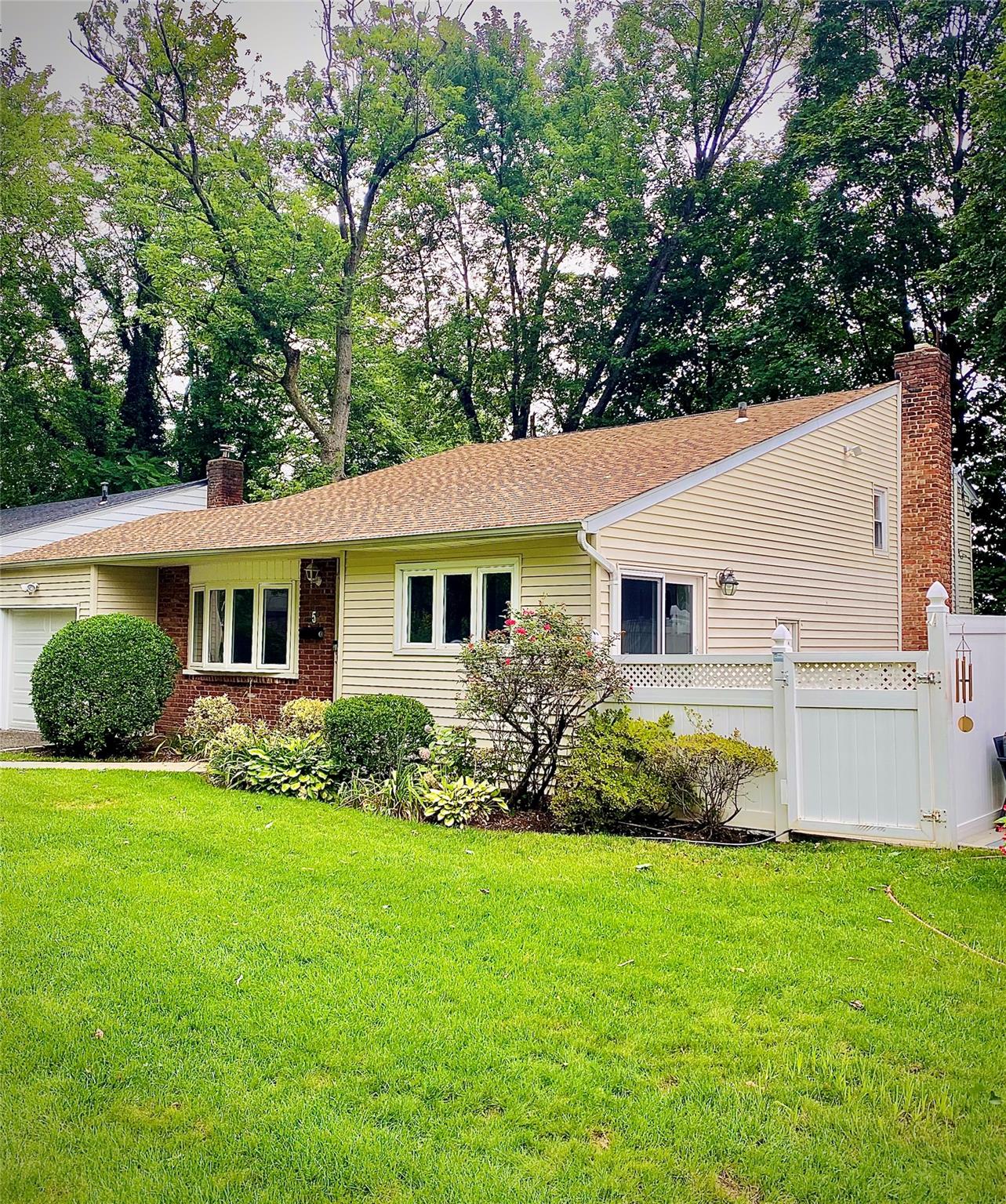 5 second Road, Great Neck, NY 11021