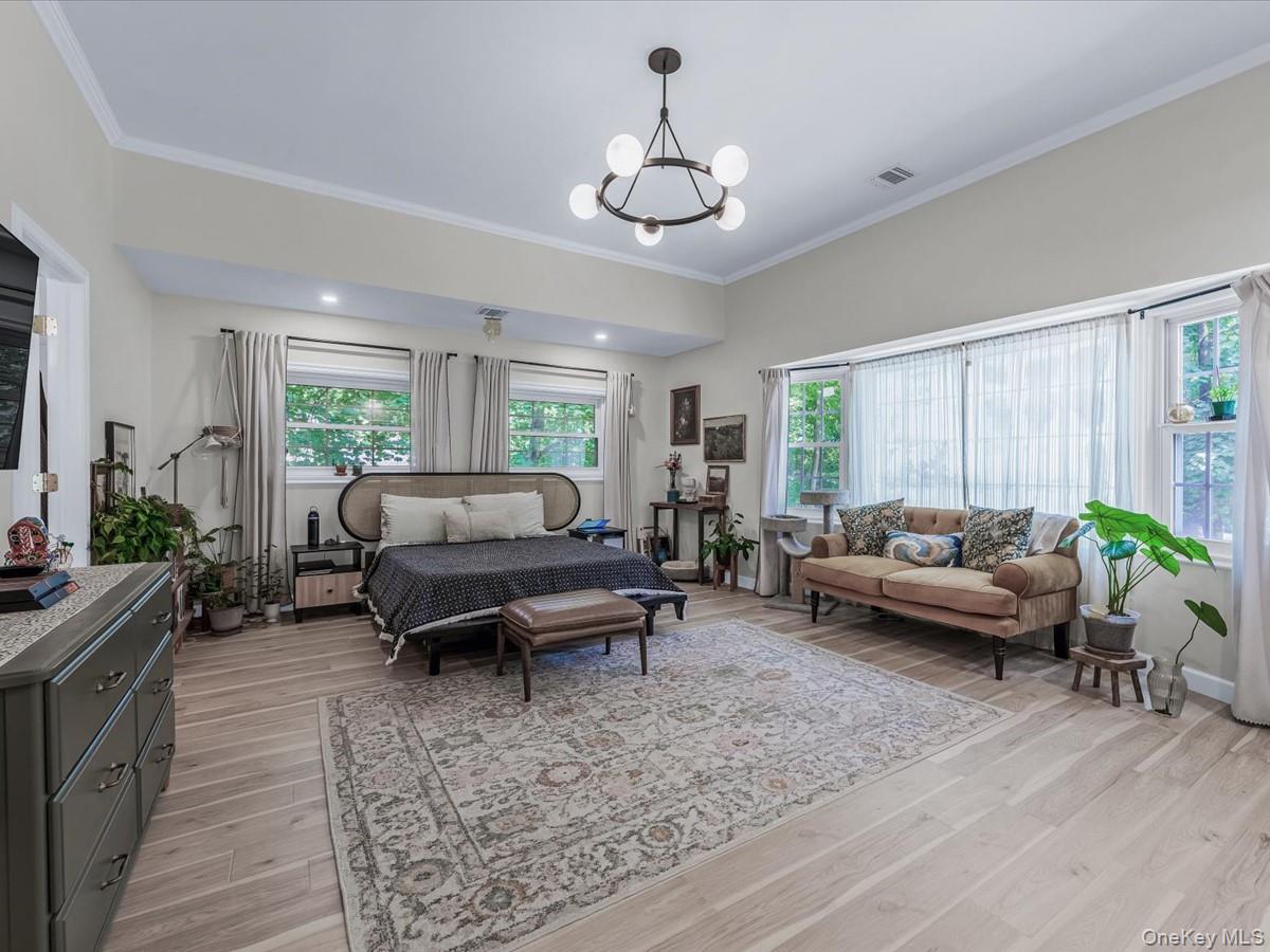 32 Southdown Road, Huntington, NY 11743