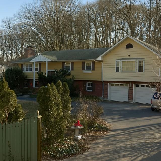 32 Southdown Road, Huntington, NY 11743