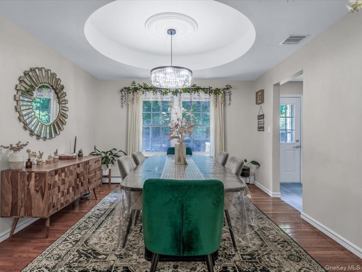 32 Southdown Road, Huntington, NY 11743