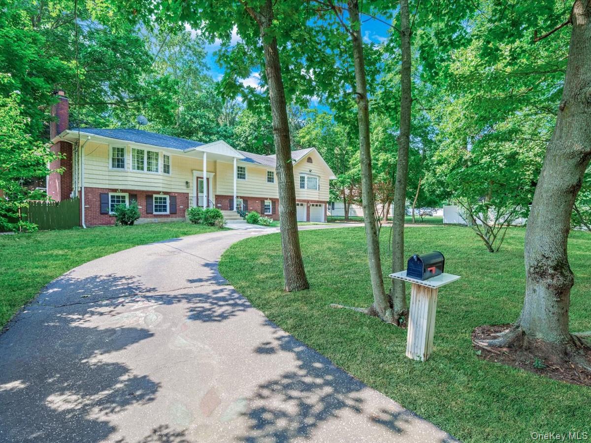 32 Southdown Road, Huntington, NY 11743