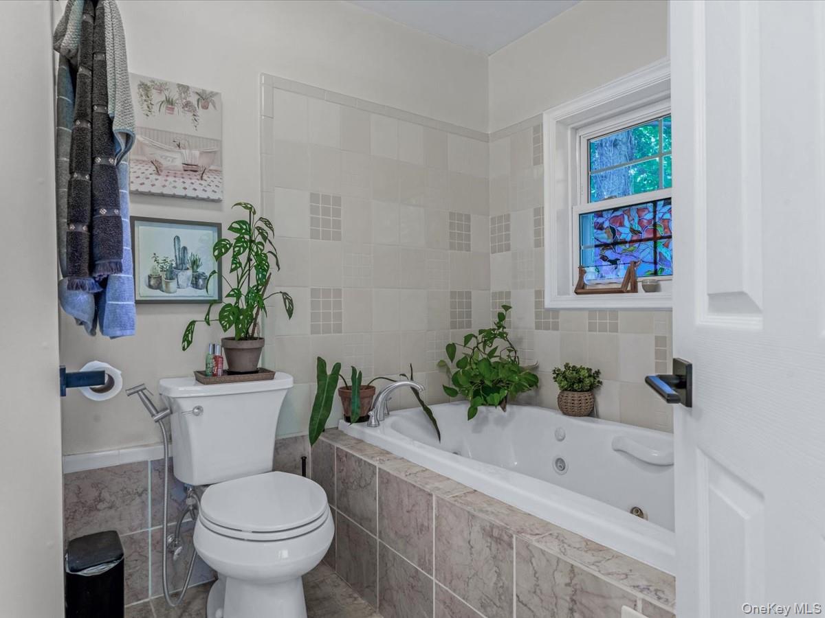 32 Southdown Road, Huntington, NY 11743