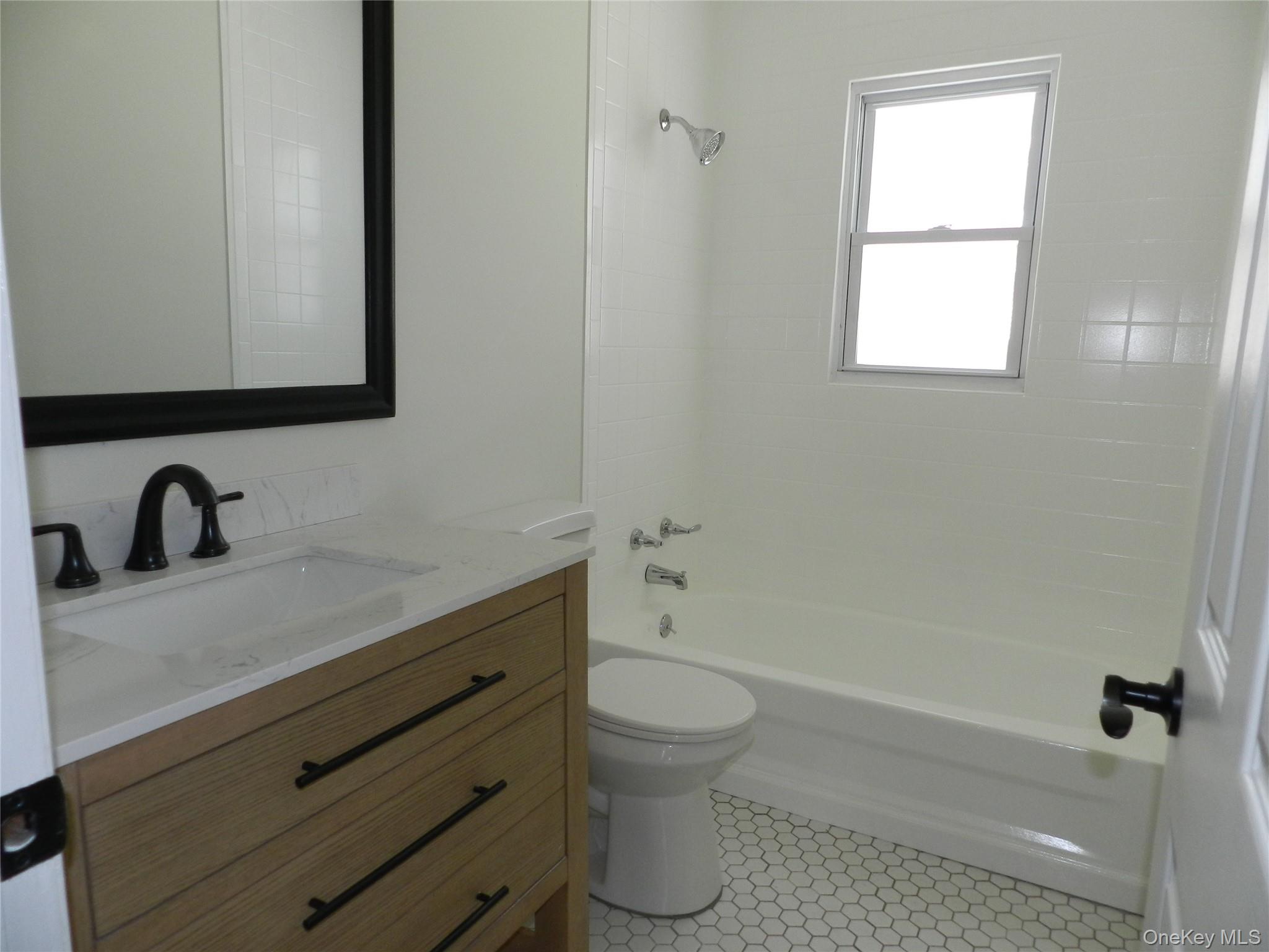 39 W 3rd Street, Patchogue, NY 11772