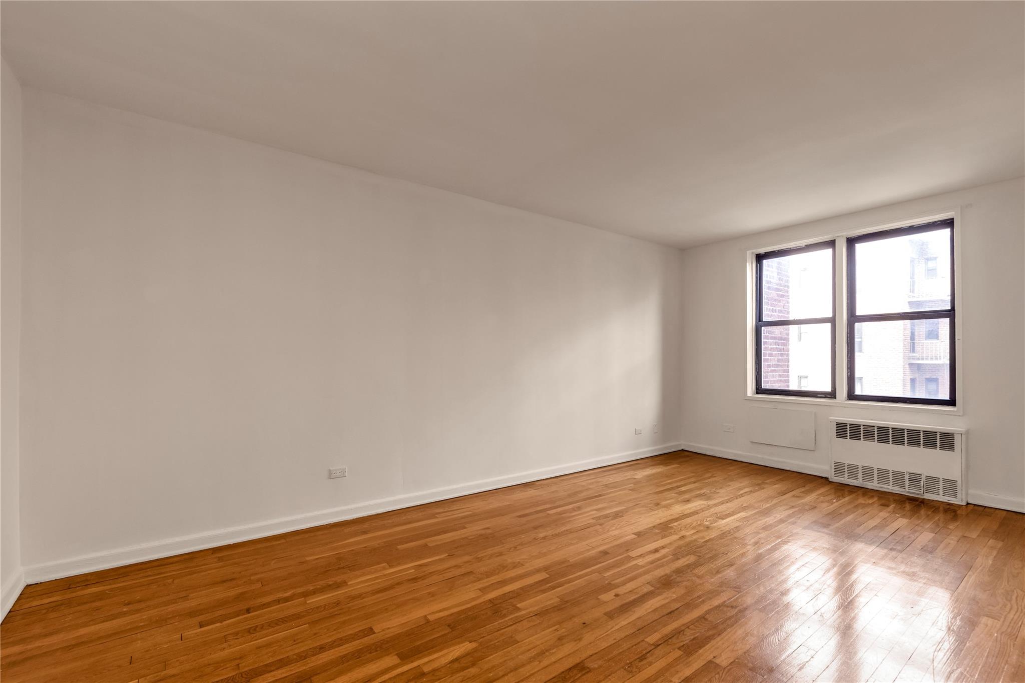 141-05 Pershing Crescent # 210, Briarwood, NY 11432