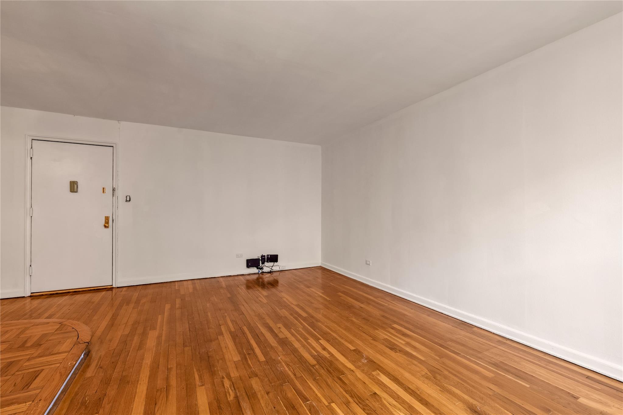 141-05 Pershing Crescent # 210, Briarwood, NY 11432