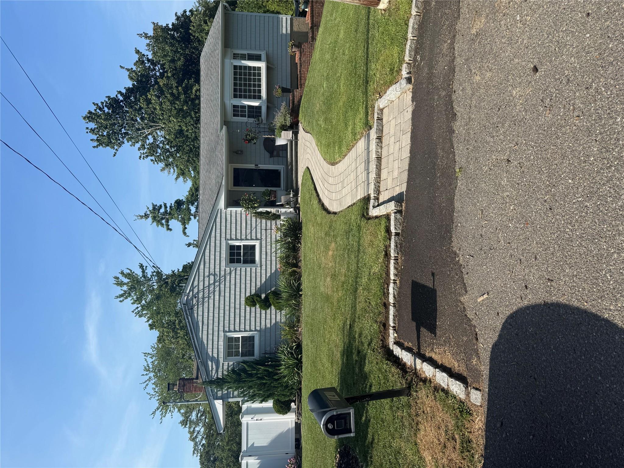 141 Iroquois Street, Ronkonkoma, NY 11779