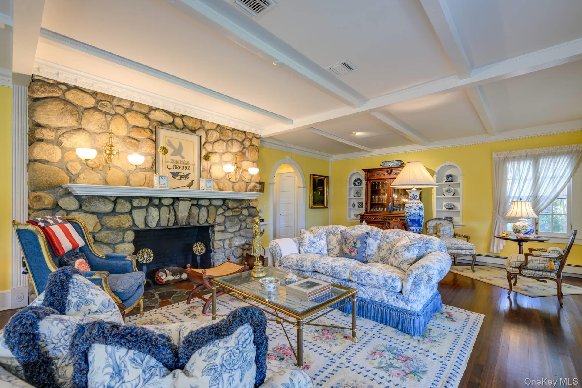 53 Shore Road, Remsenburg, NY 11960