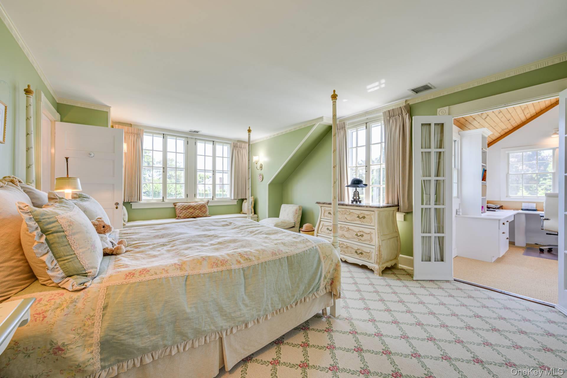 53 Shore Road, Remsenburg, NY 11960